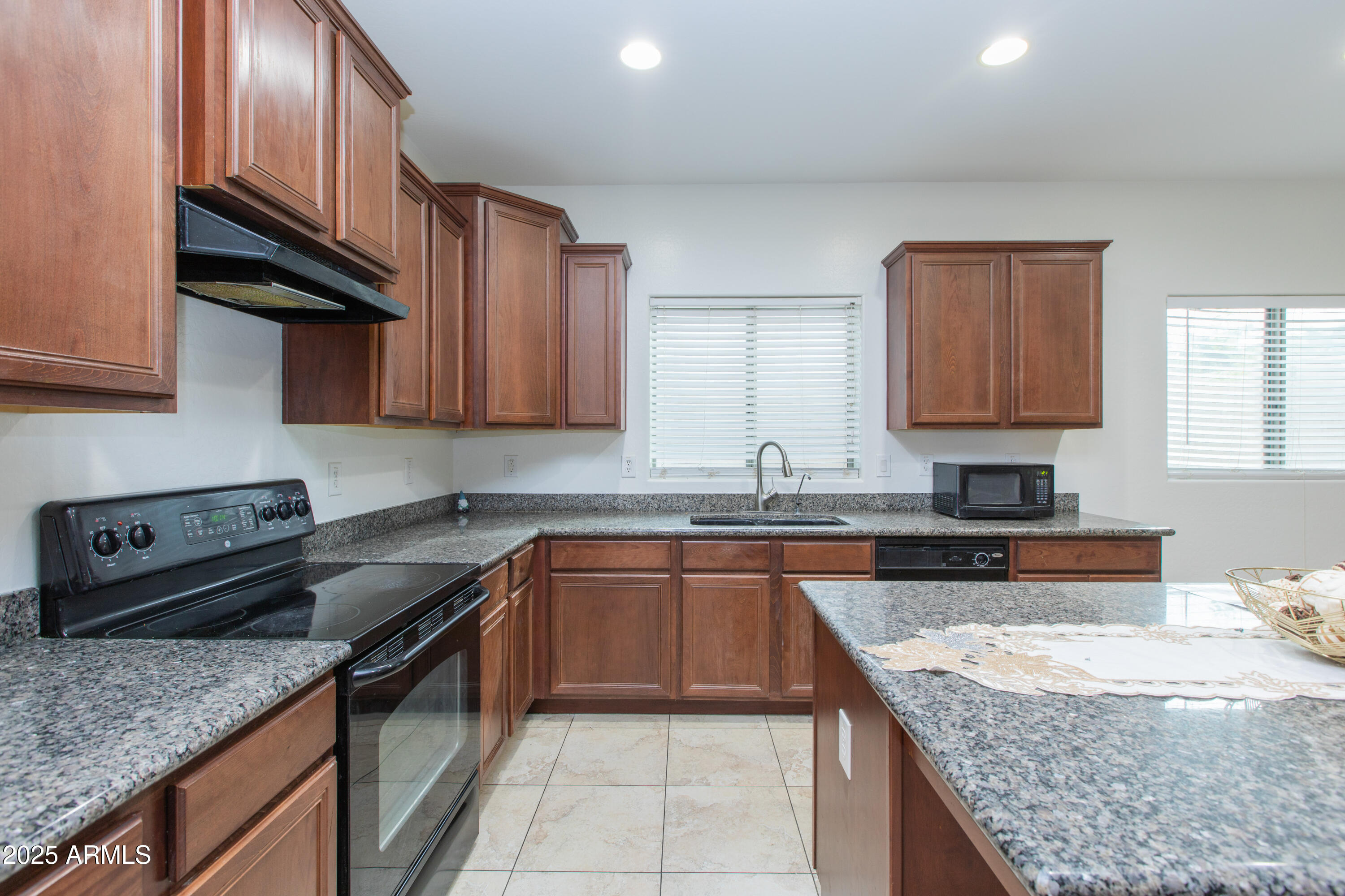 2315 W Kachina Trail