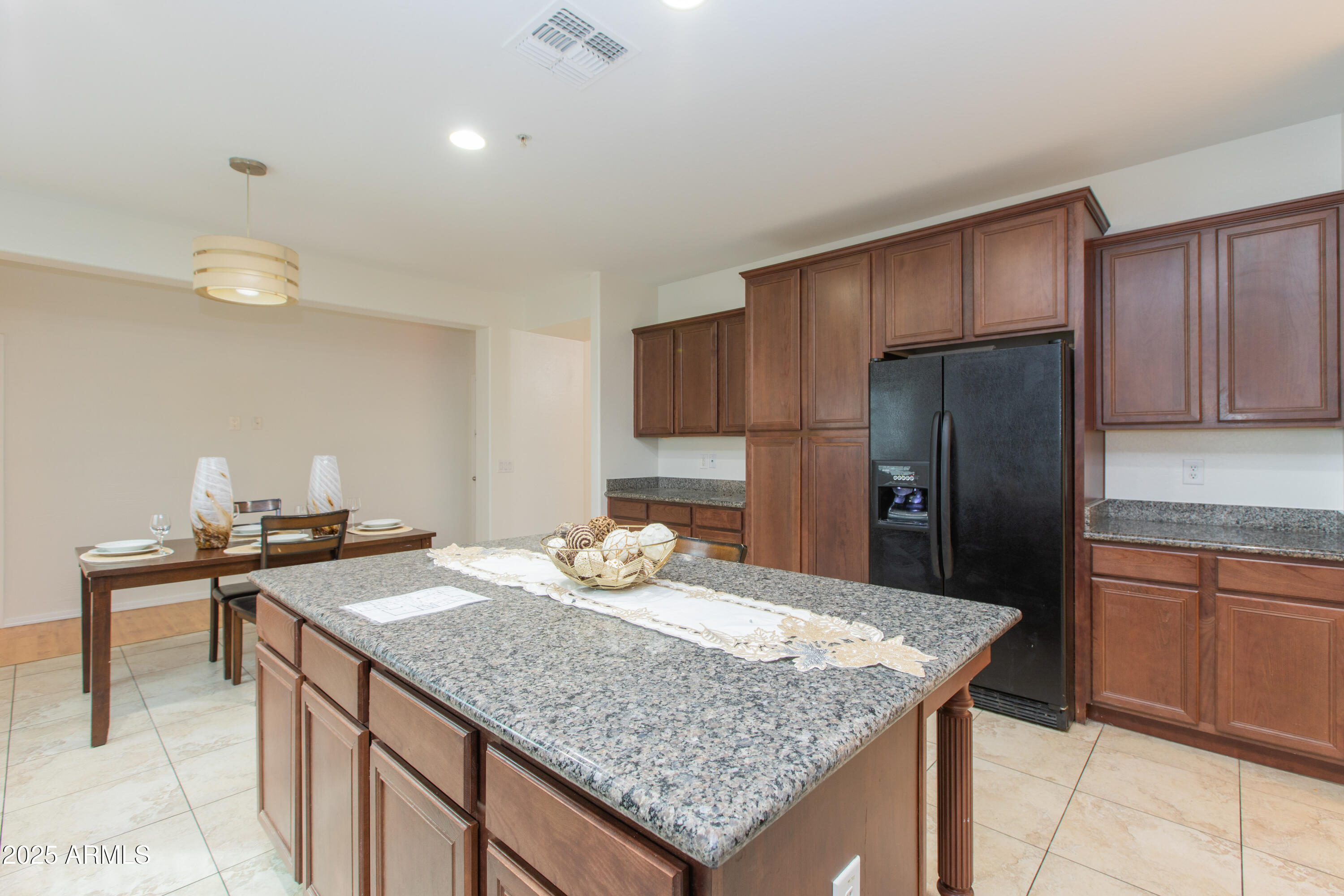 2315 W Kachina Trail
