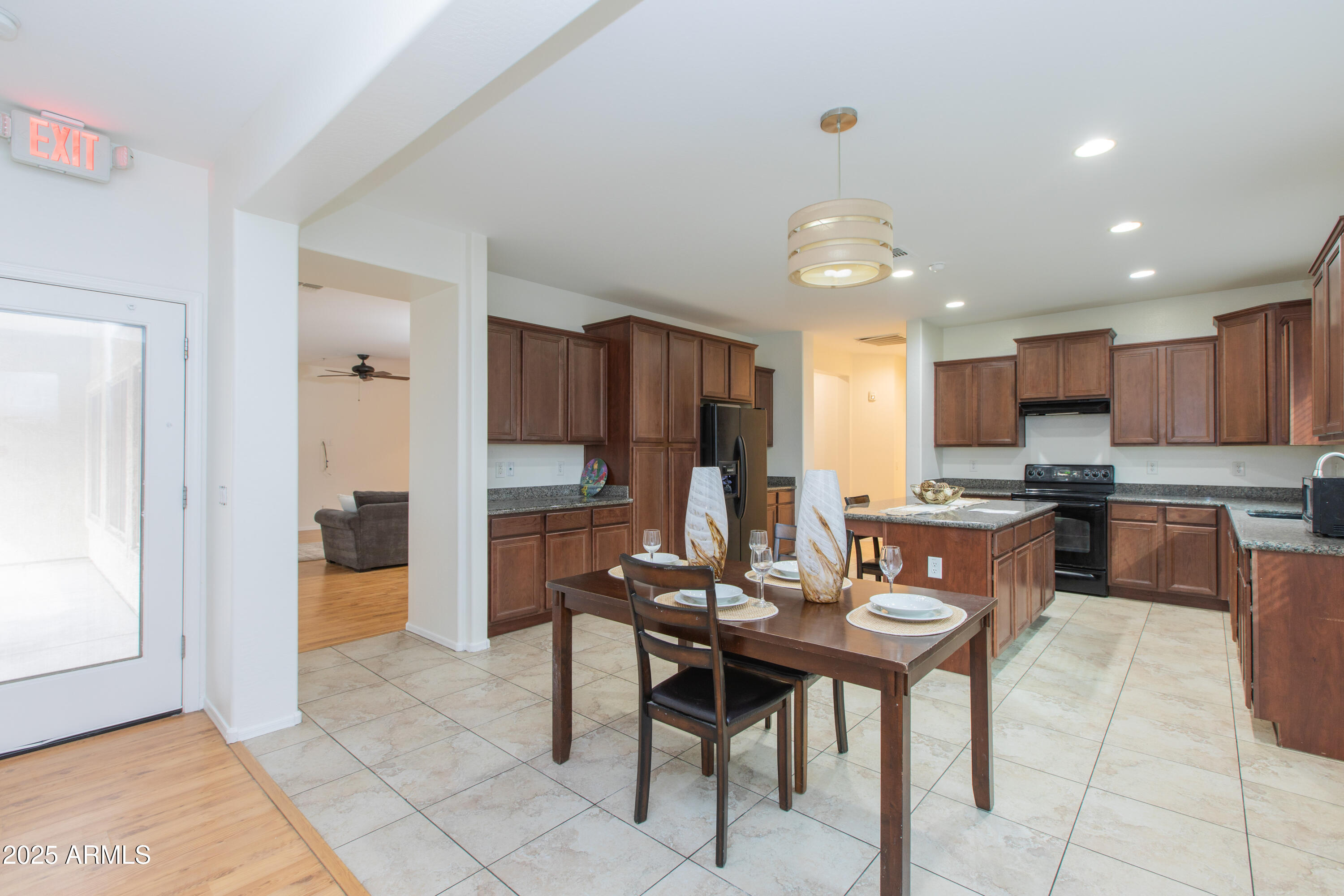 2315 W Kachina Trail