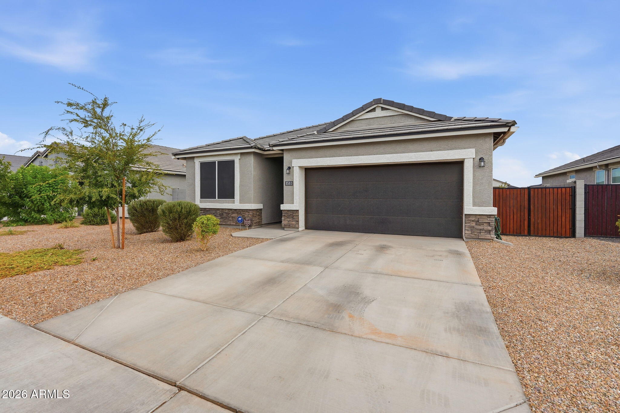 1583 E LARDNER Drive