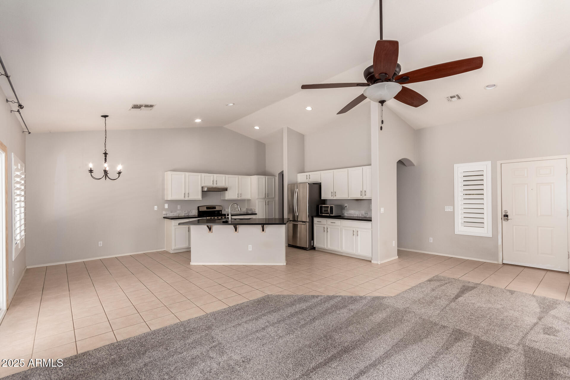 9212 W SALTER Drive