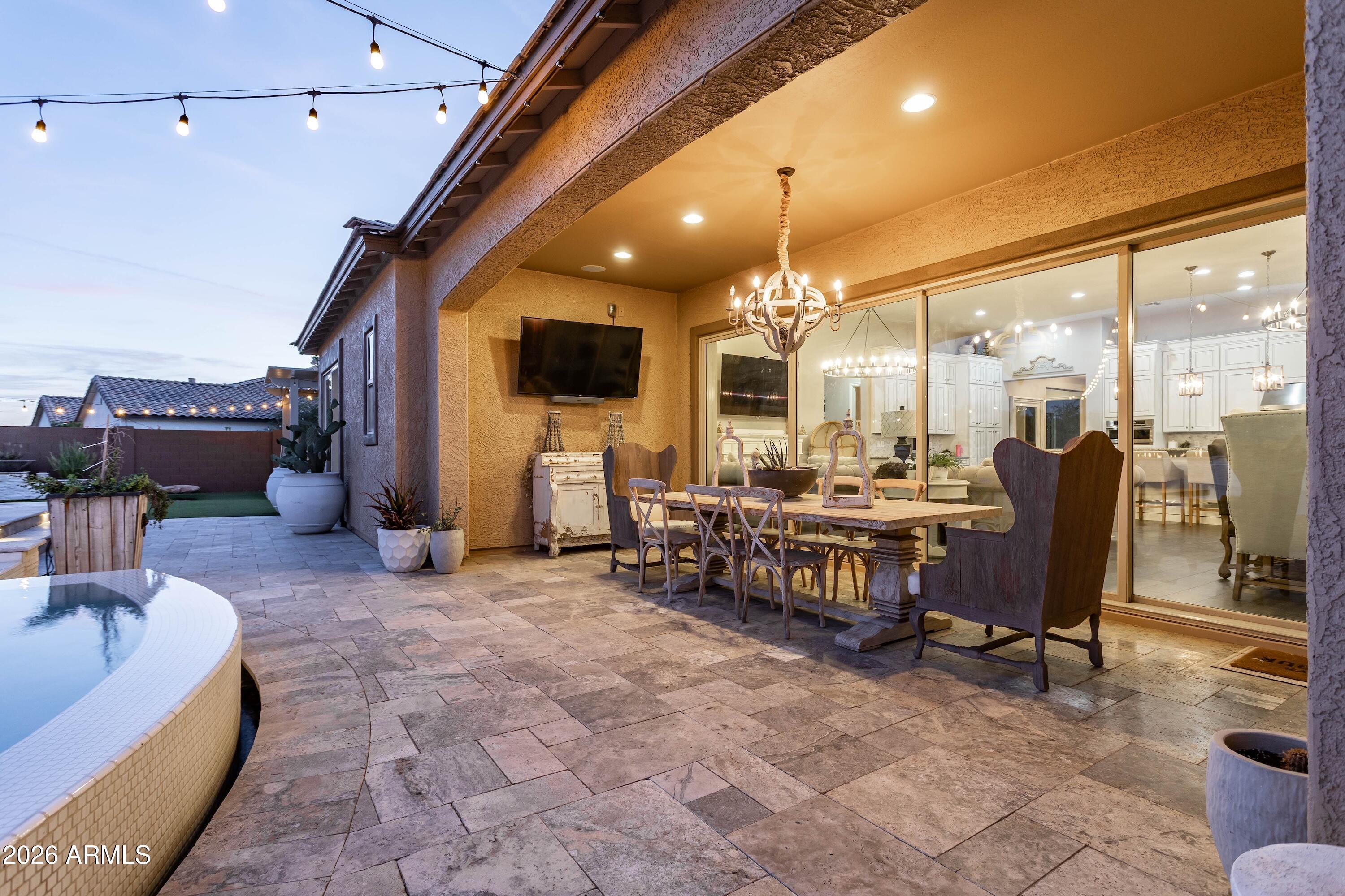 LONE MOUNTAIN - Residential