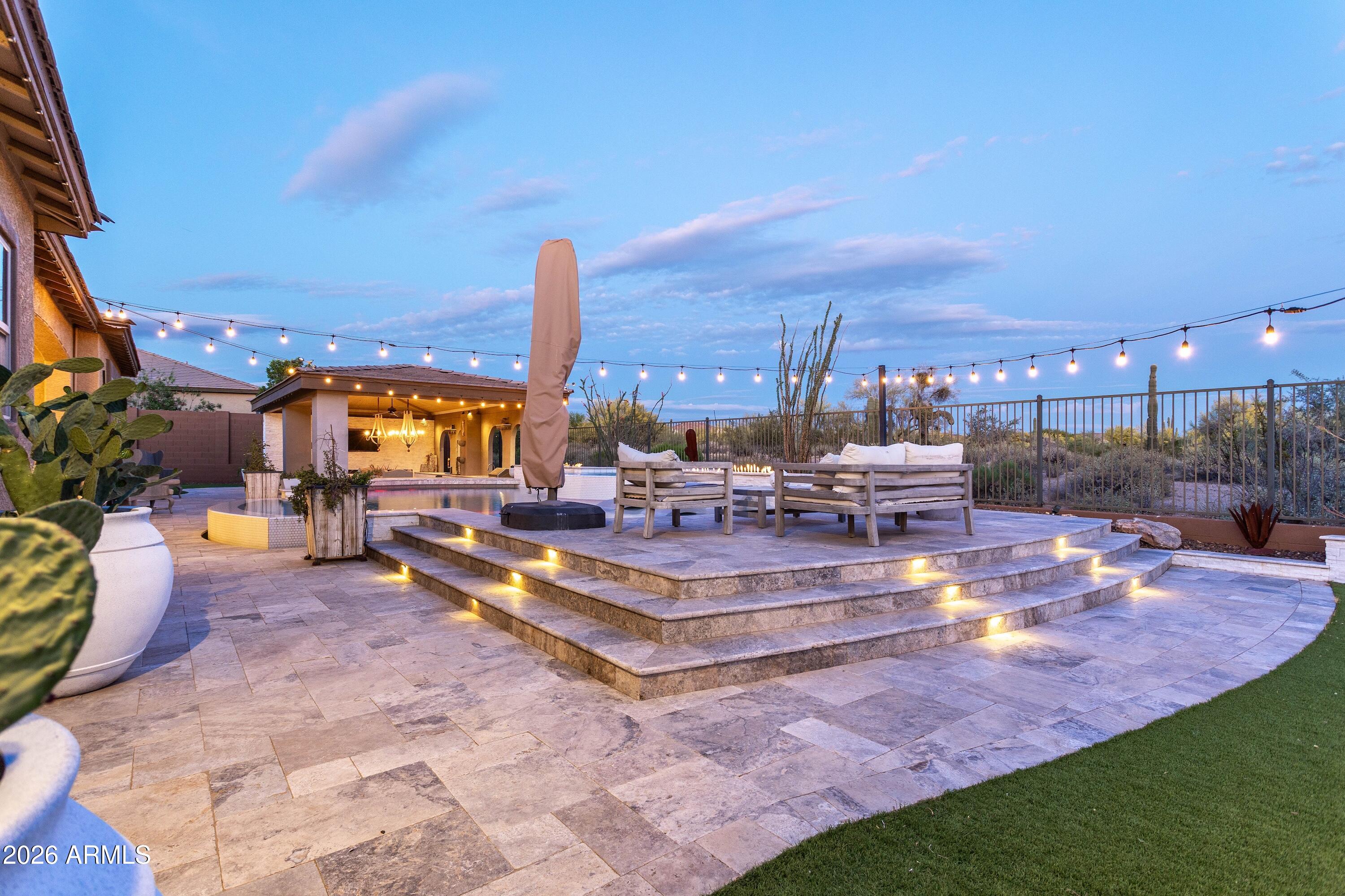 LONE MOUNTAIN - Residential