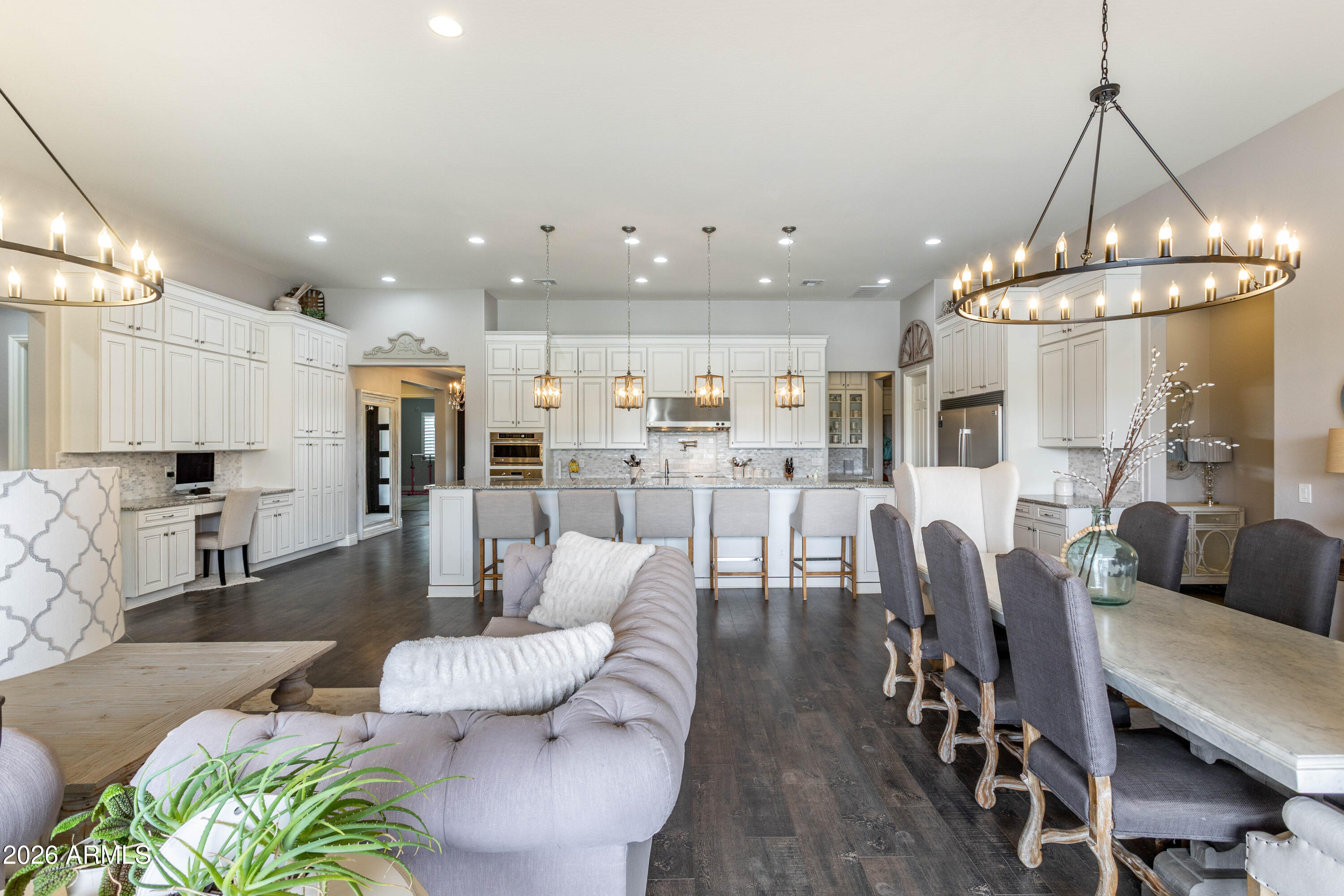 LONE MOUNTAIN - Residential