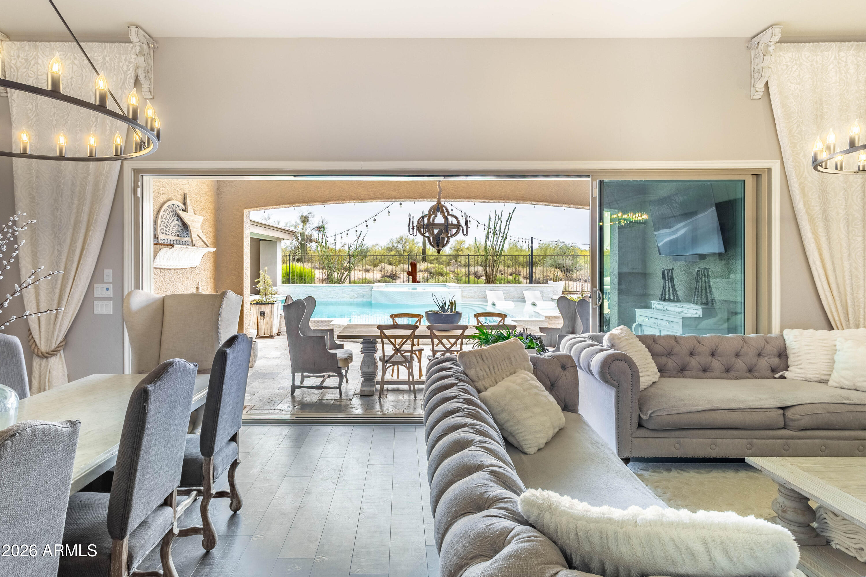 LONE MOUNTAIN - Residential
