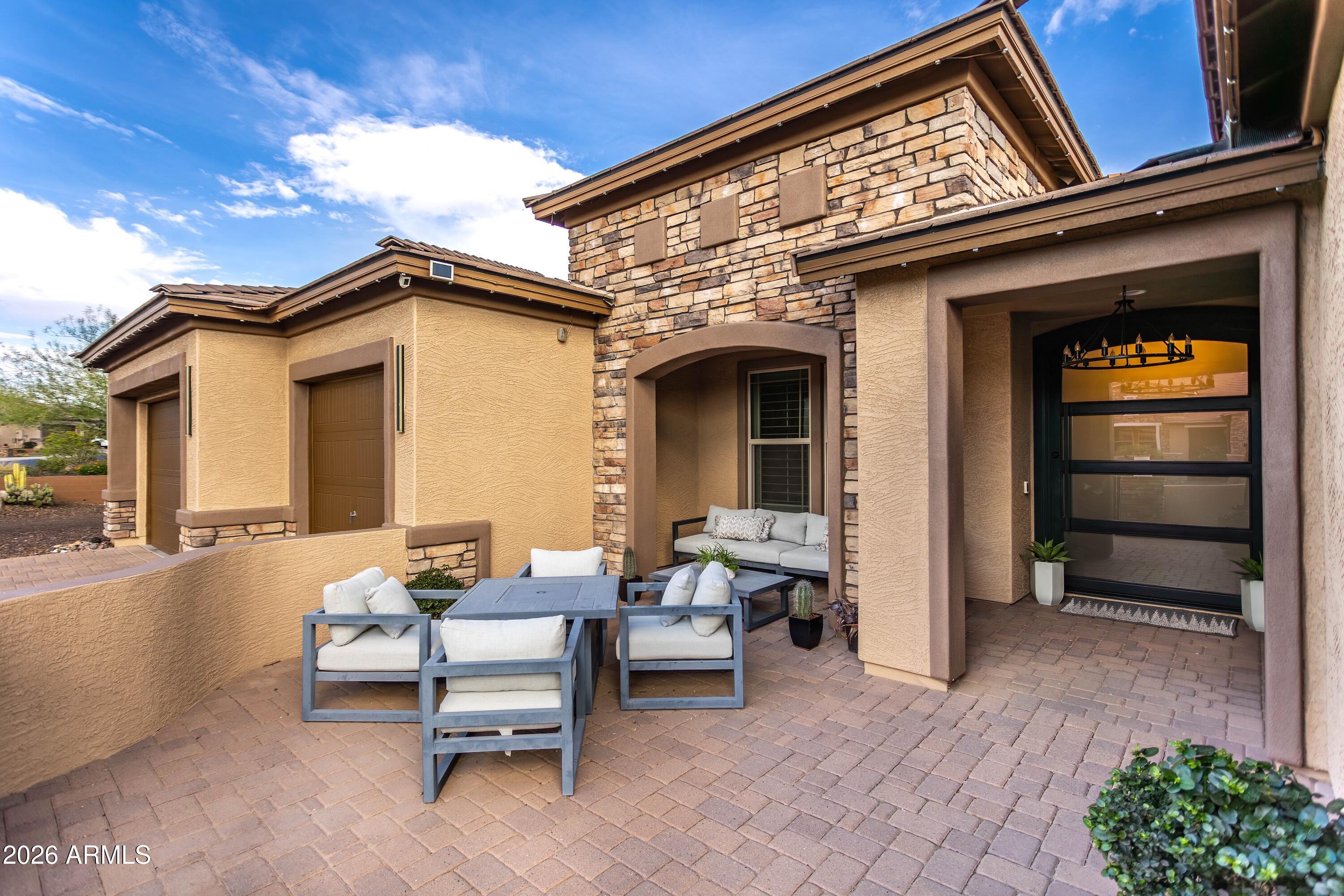 LONE MOUNTAIN - Residential