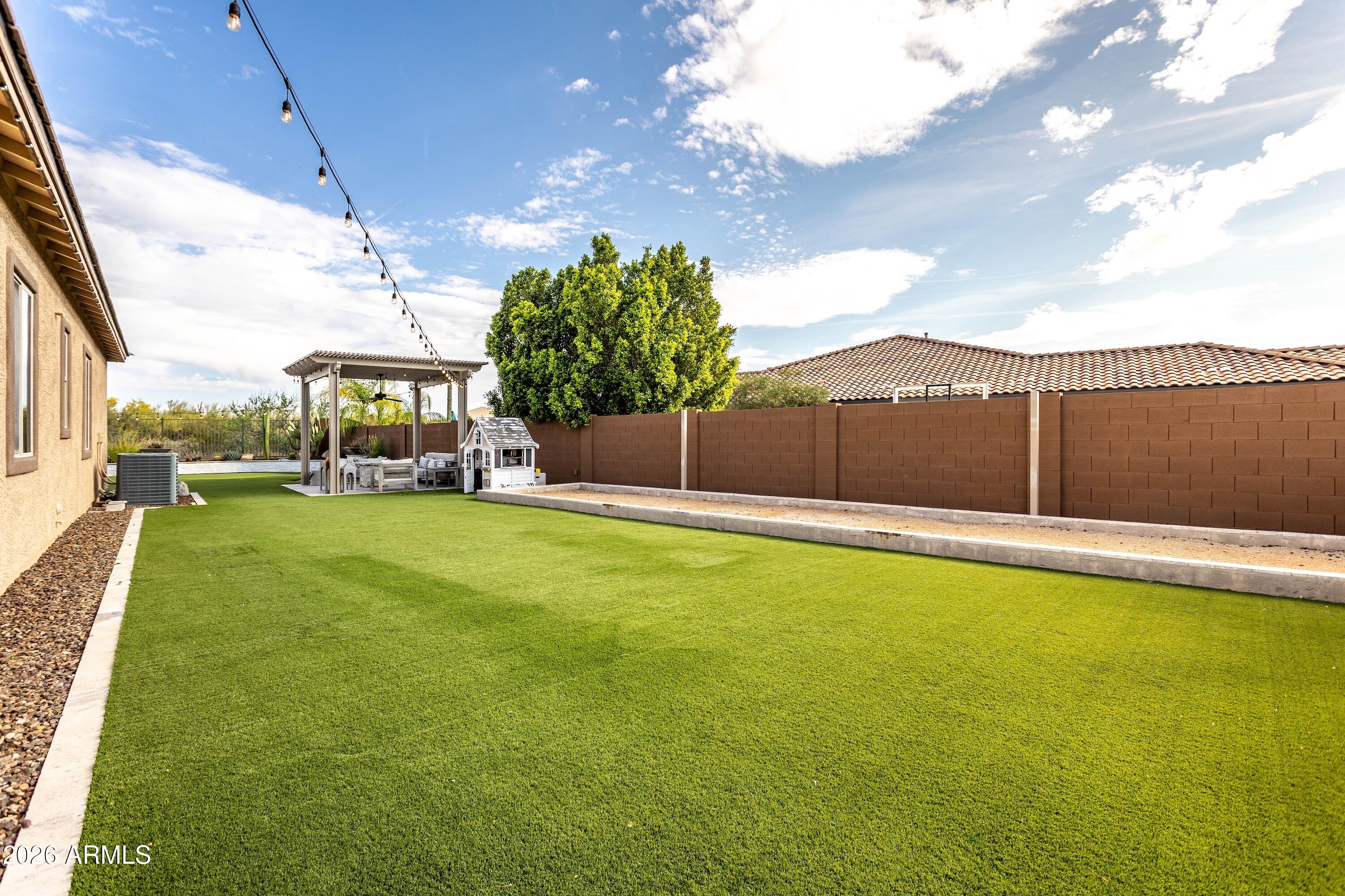 LONE MOUNTAIN - Residential