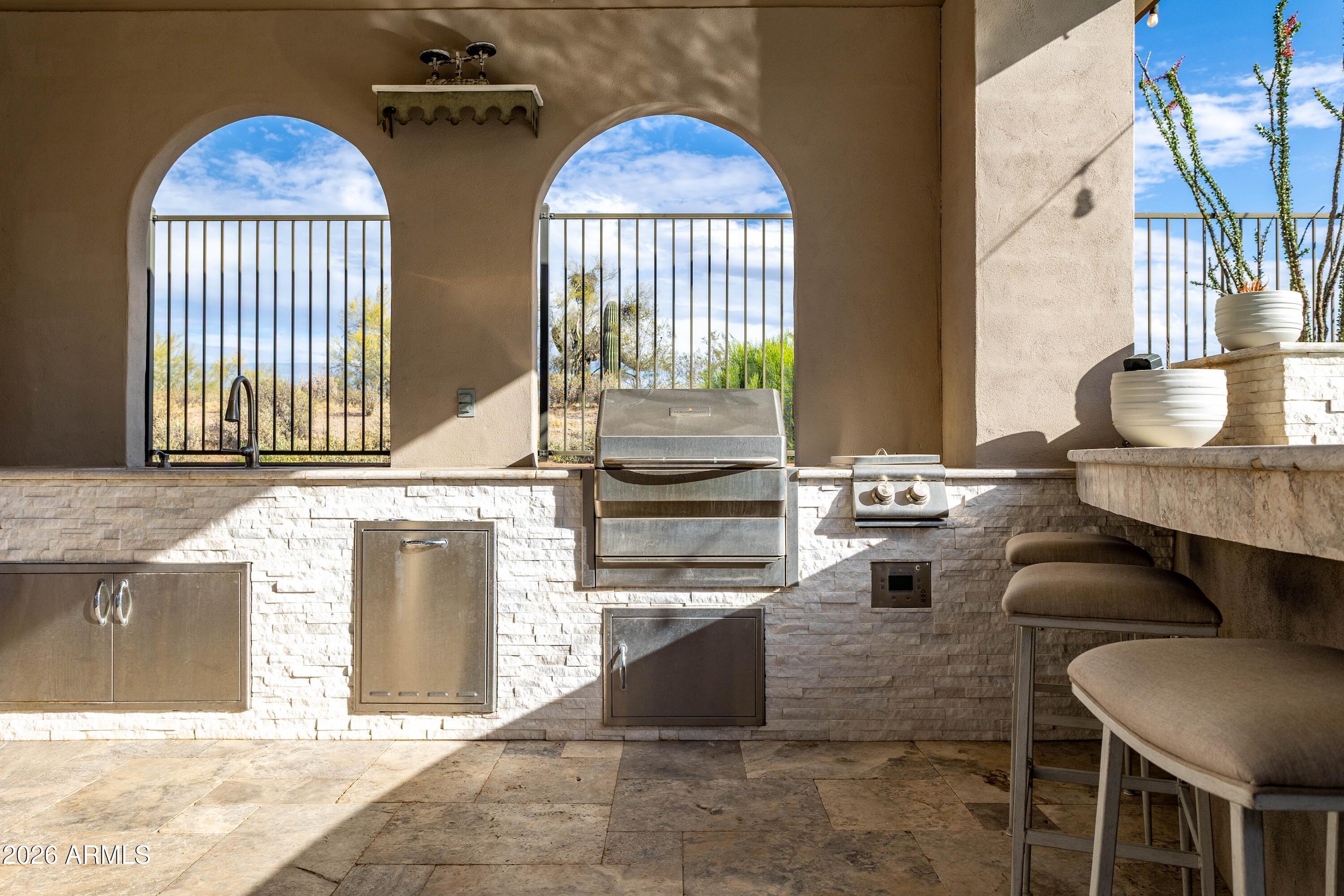 LONE MOUNTAIN - Residential