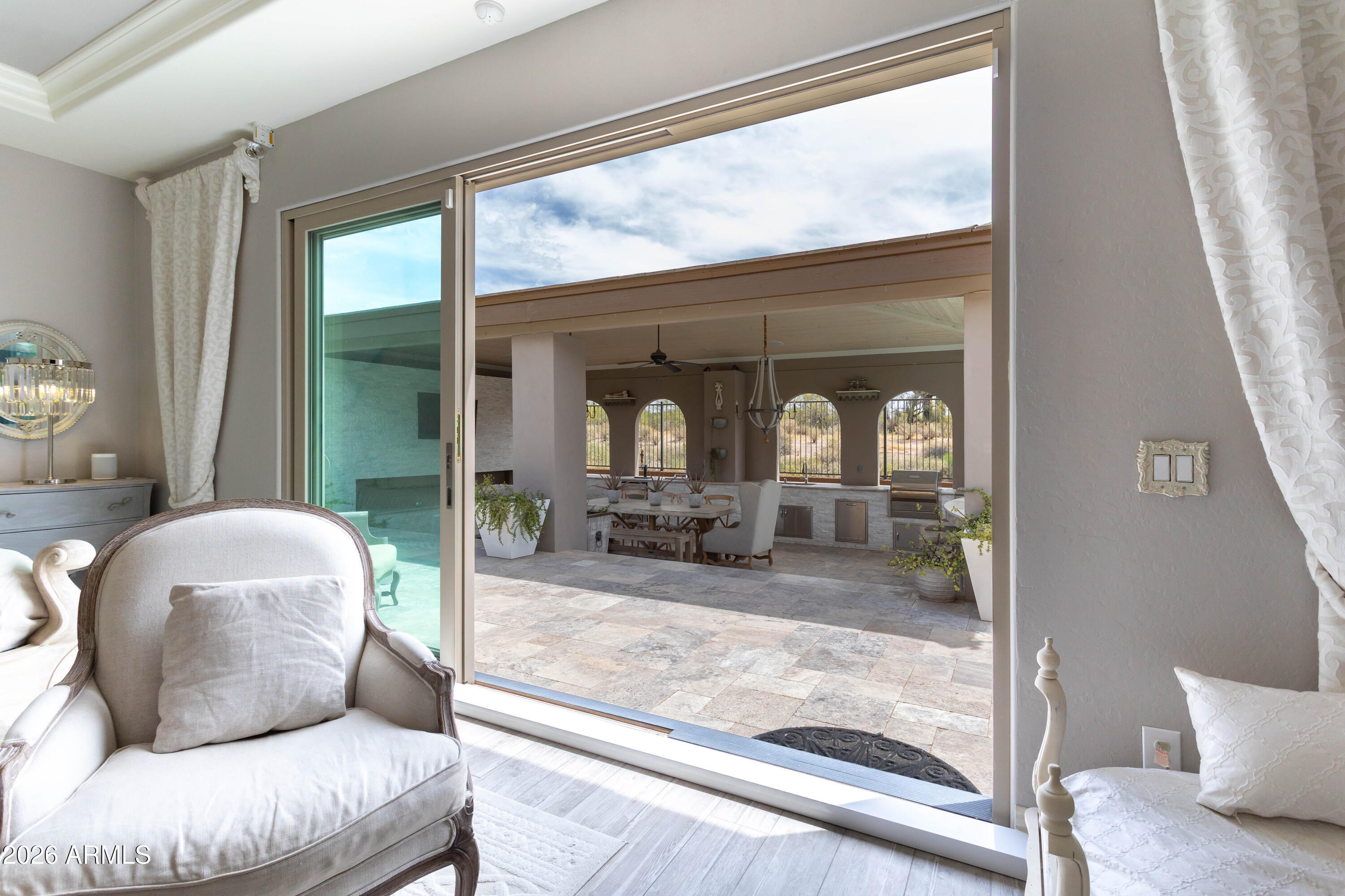 LONE MOUNTAIN - Residential