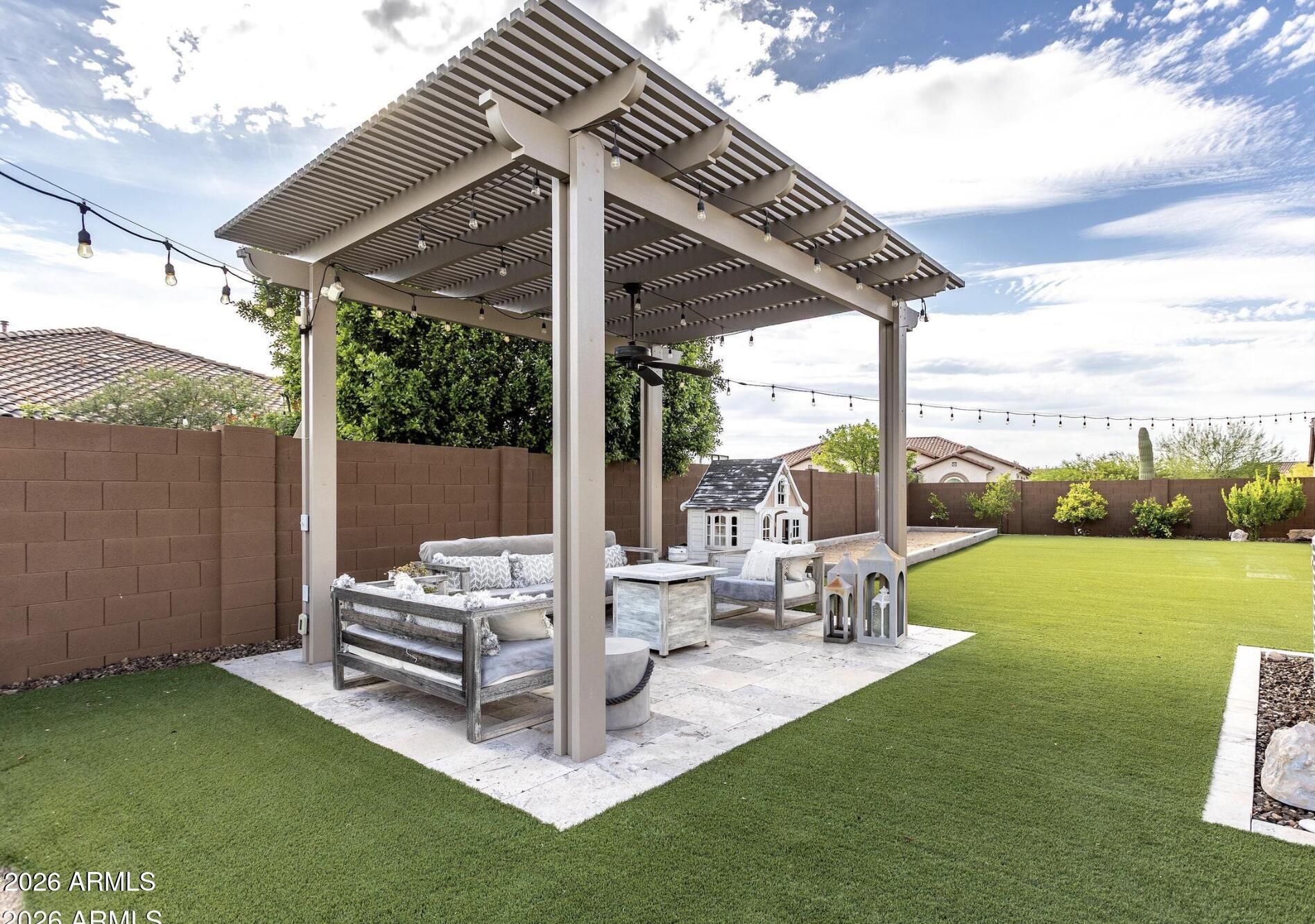 LONE MOUNTAIN - Residential