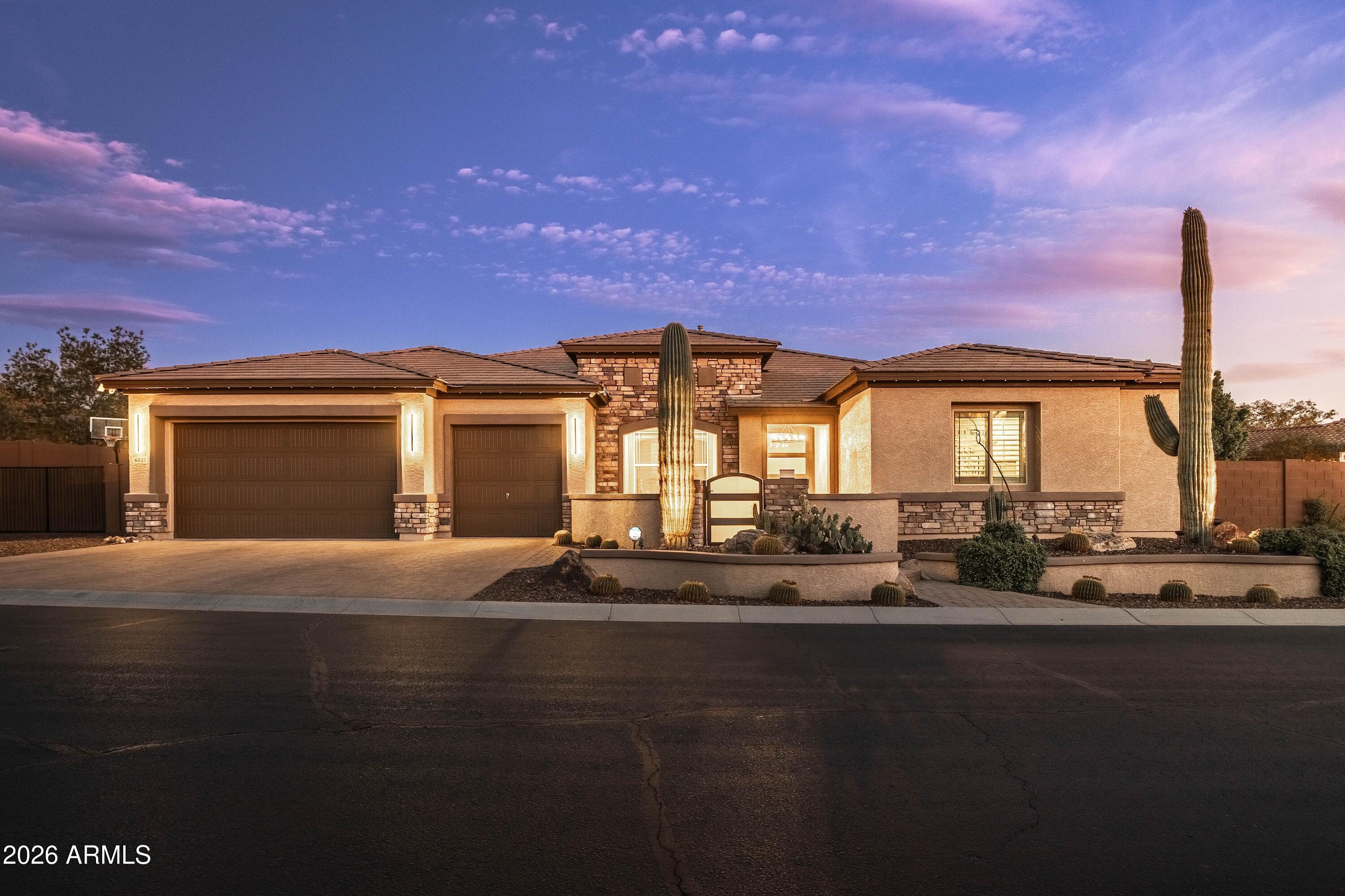 LONE MOUNTAIN - Residential