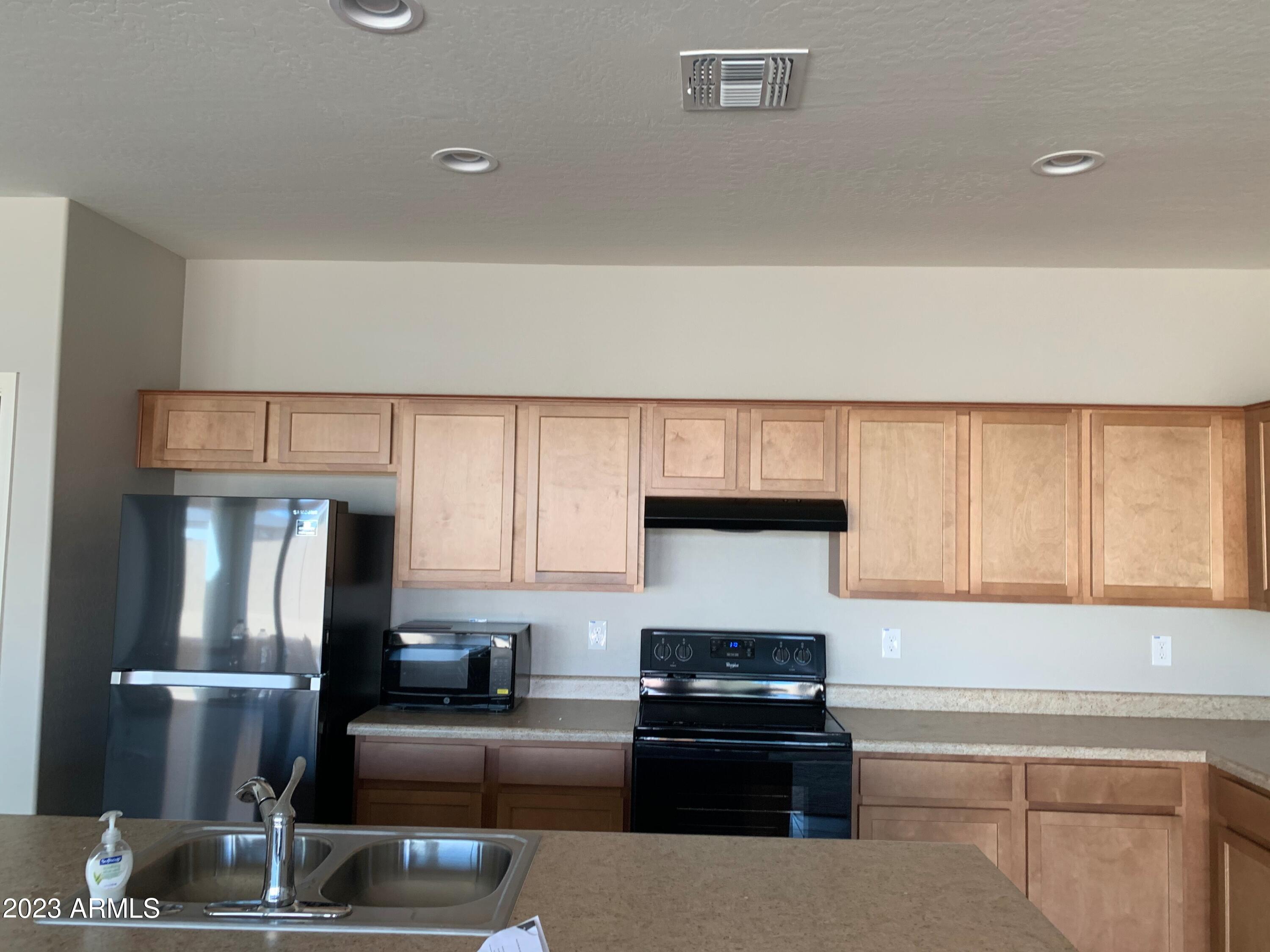 22560 E VIA ESTANCIA --
