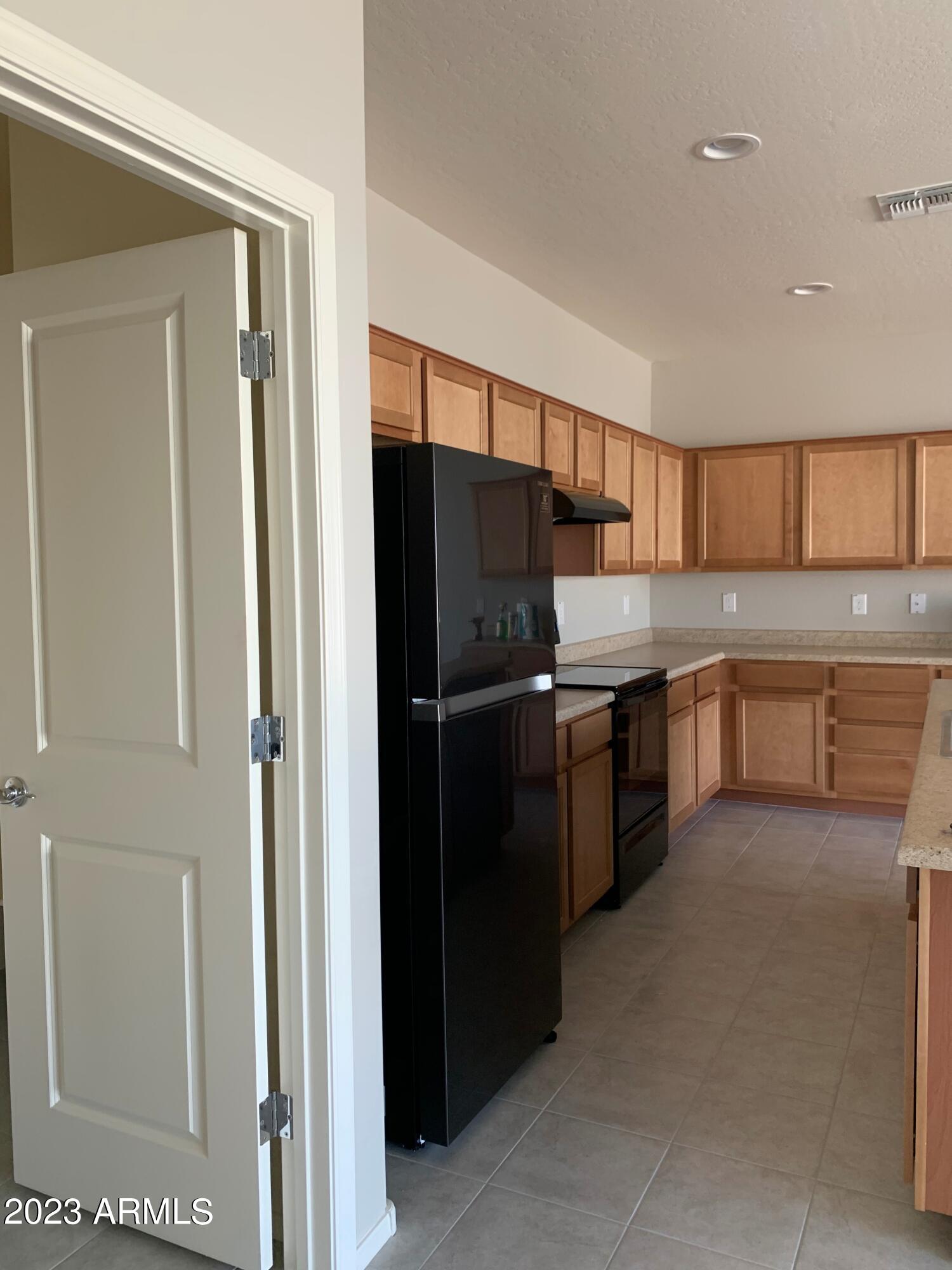 22560 E VIA ESTANCIA --