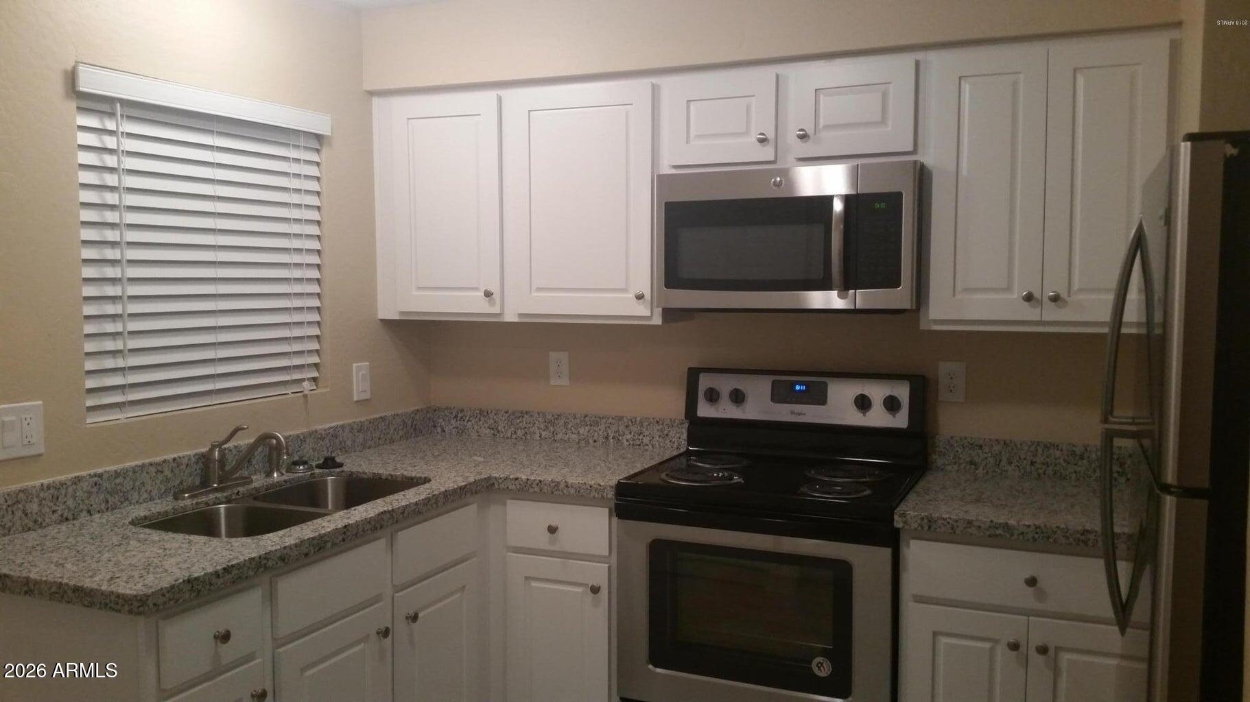 735 E Dana Avenue 101