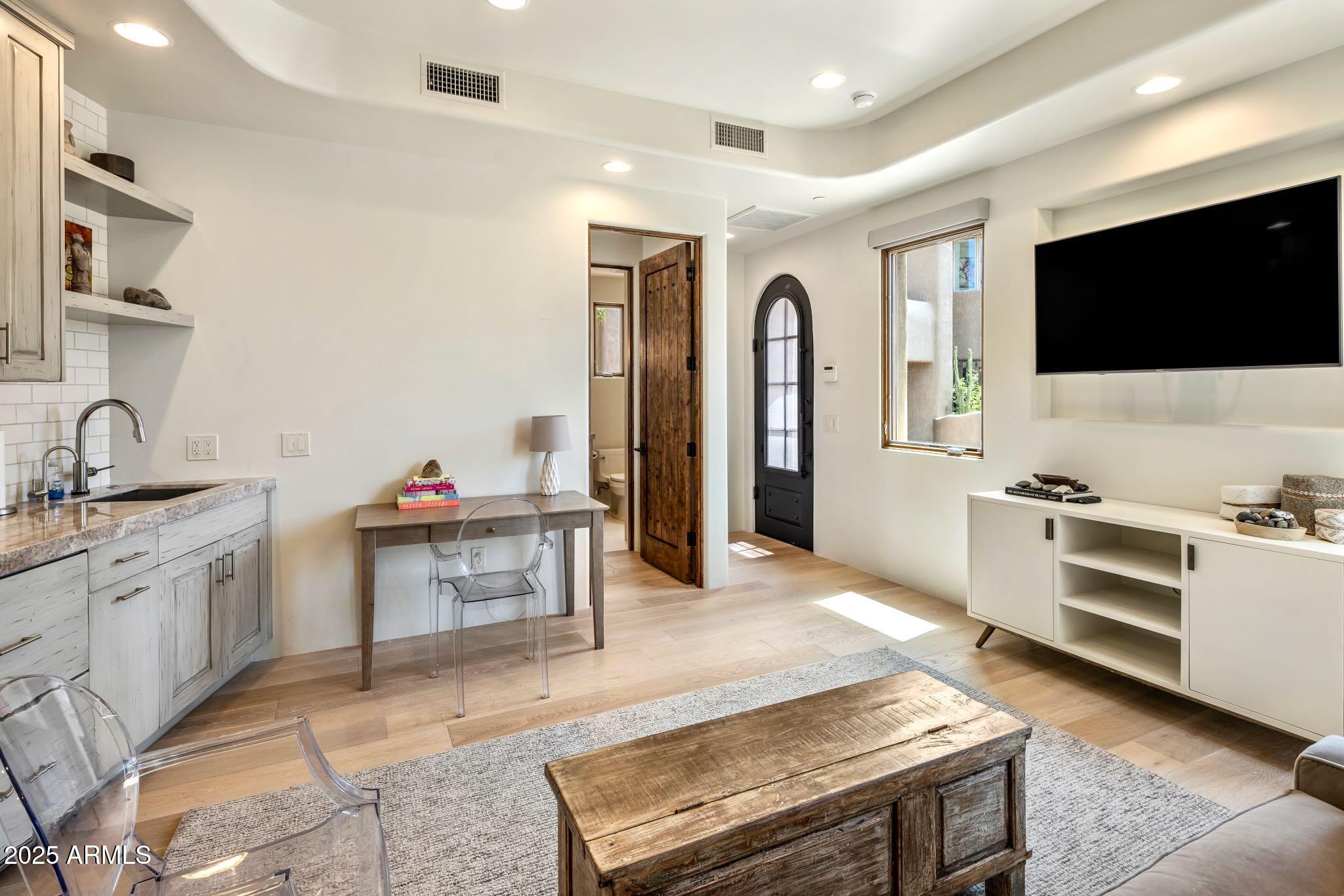 Scottsdale, Arizona, 85255, United States, 5 Bedrooms Bedrooms, ,7 BathroomsBathrooms,Residential,Active,2030580