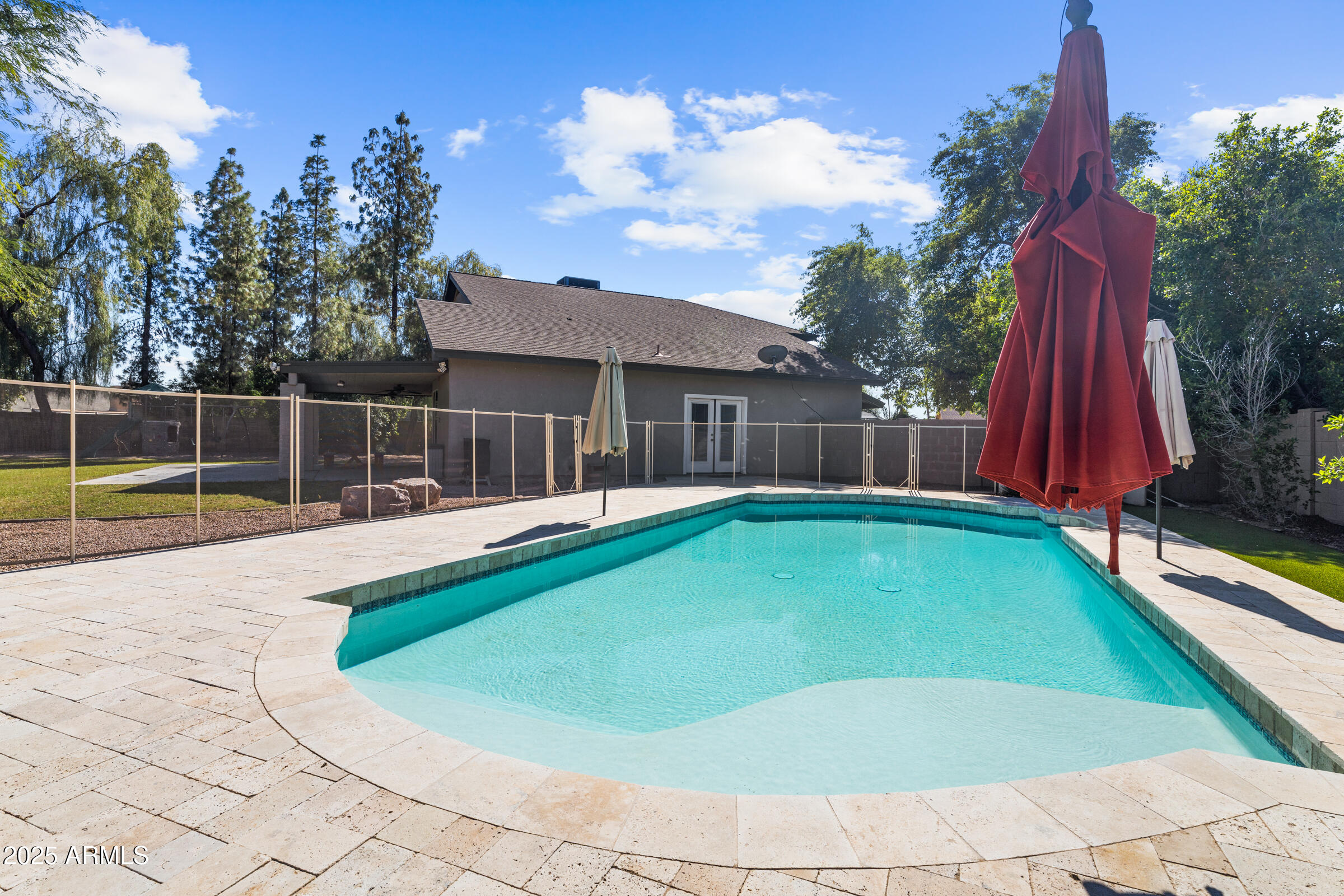 1645 N SAGUARO Street