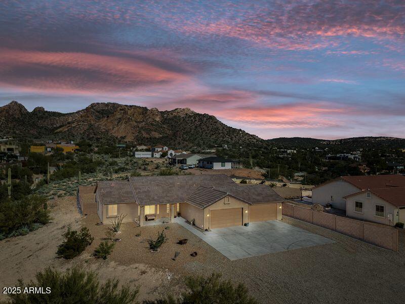 86 E Moon Vista Street