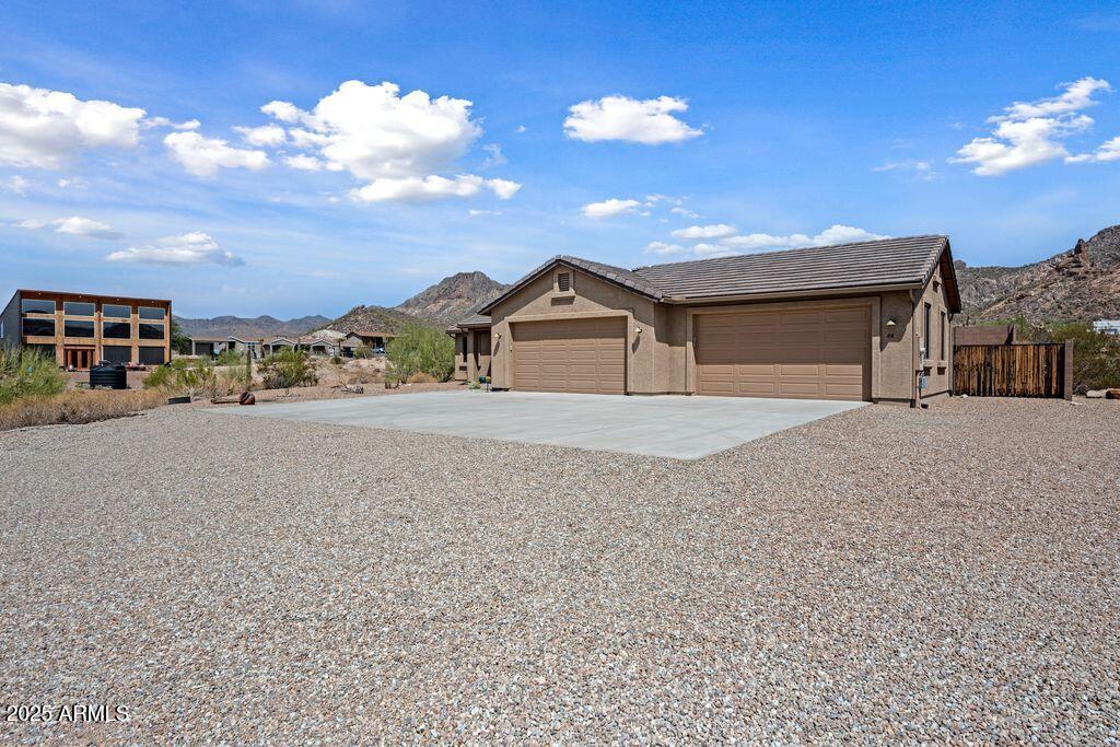 86 E MOON Vista