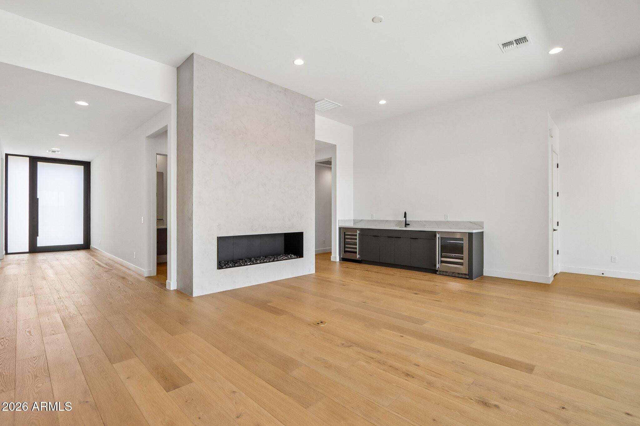 2421 E AQUARIUS Place