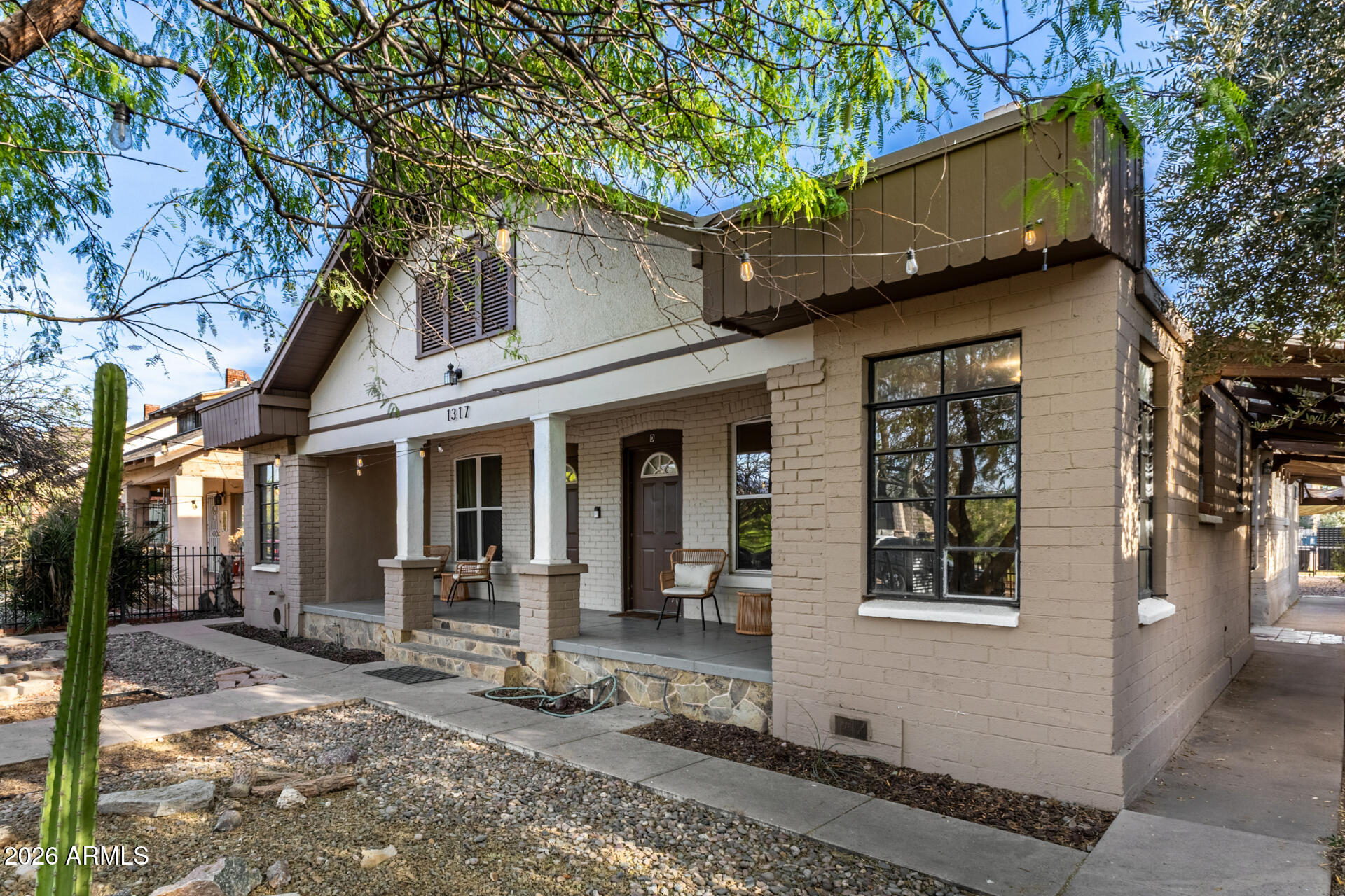 1317 W MONROE Street