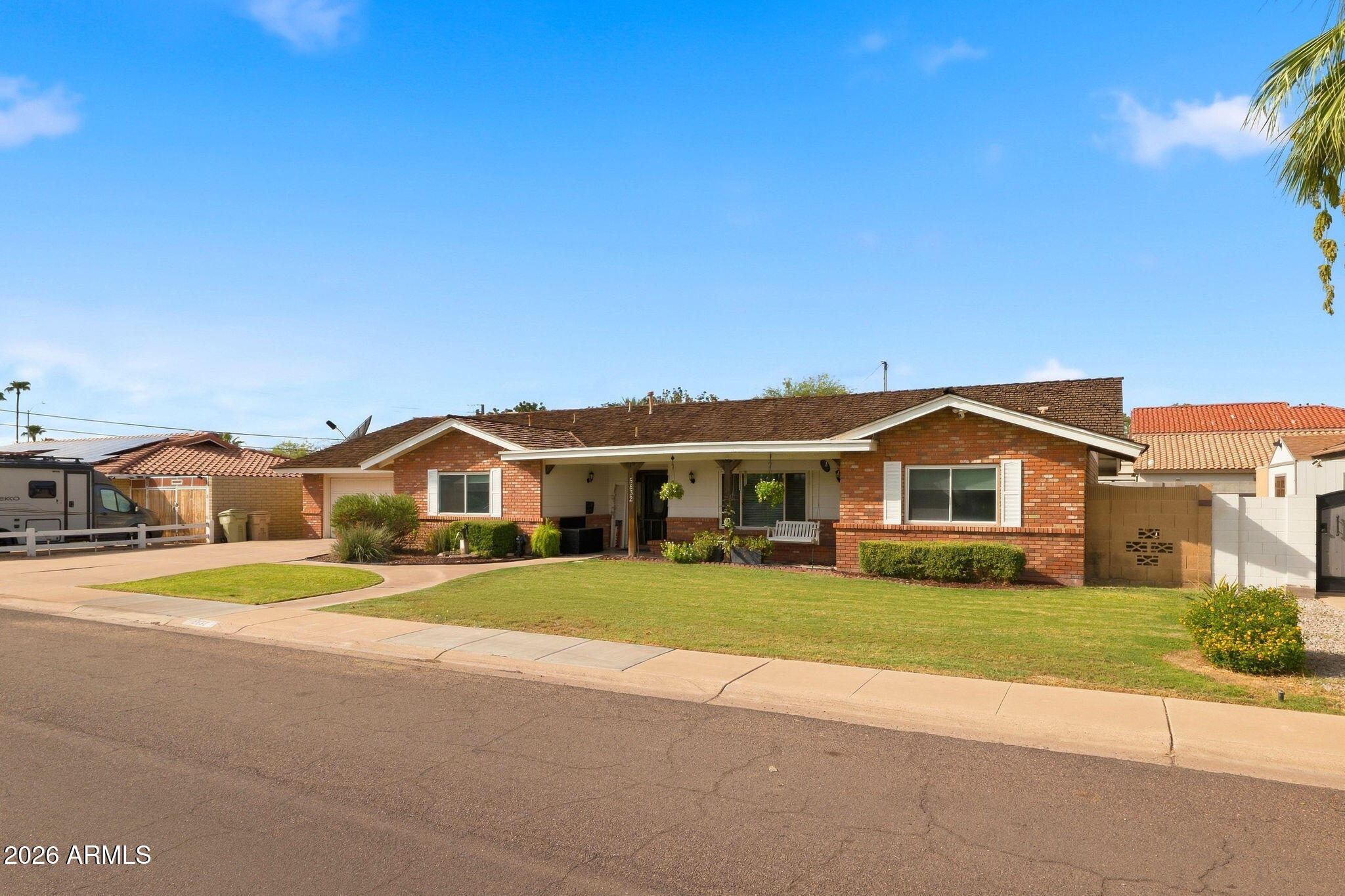 5832 W FRIER Drive
