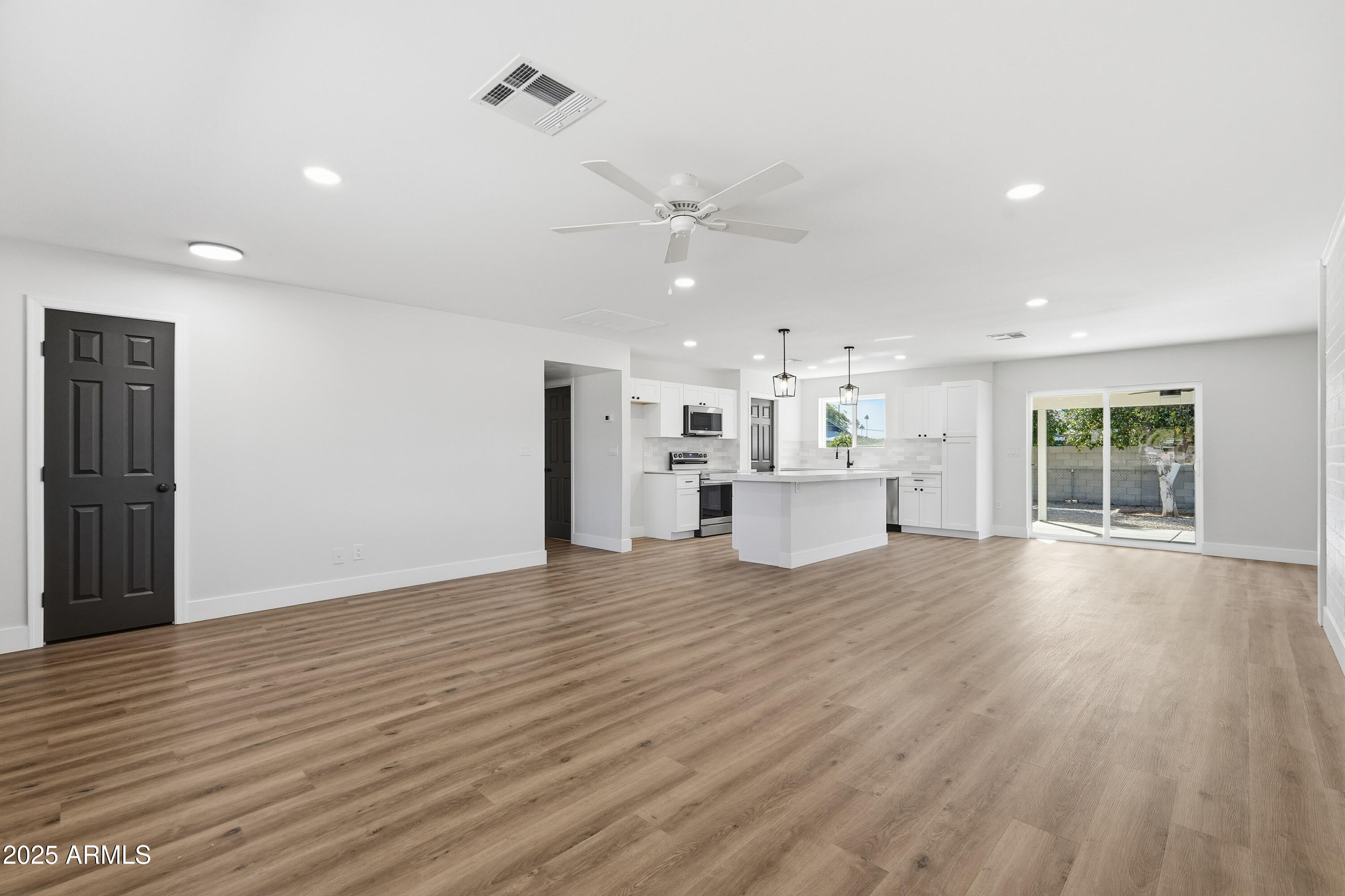 10537 W LA JOLLA Drive