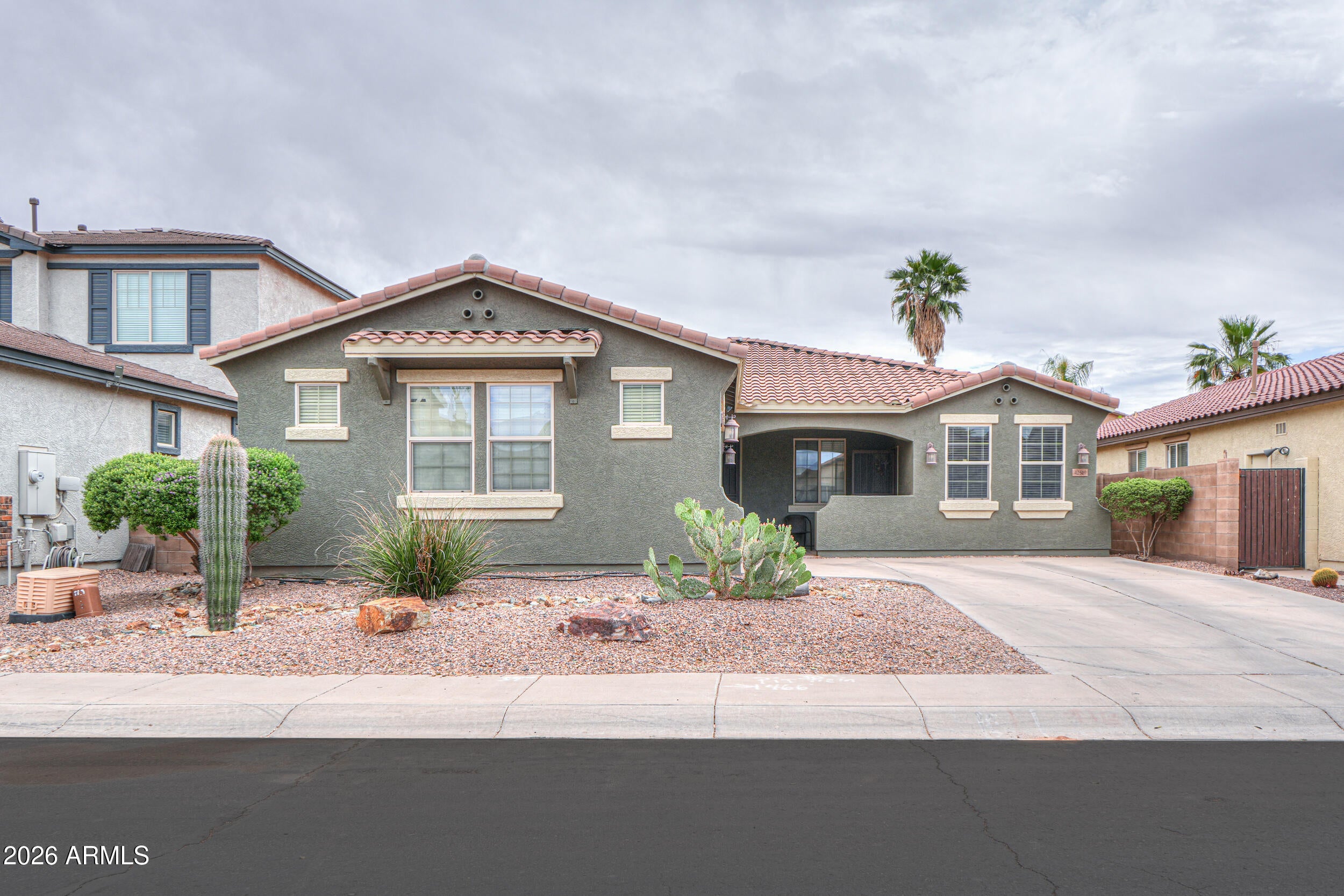 42519 W CHEYENNE Drive