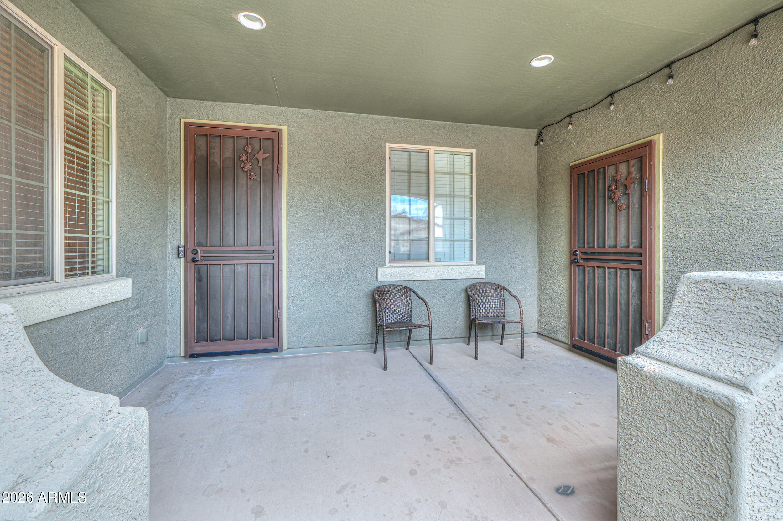 42519 W CHEYENNE Drive