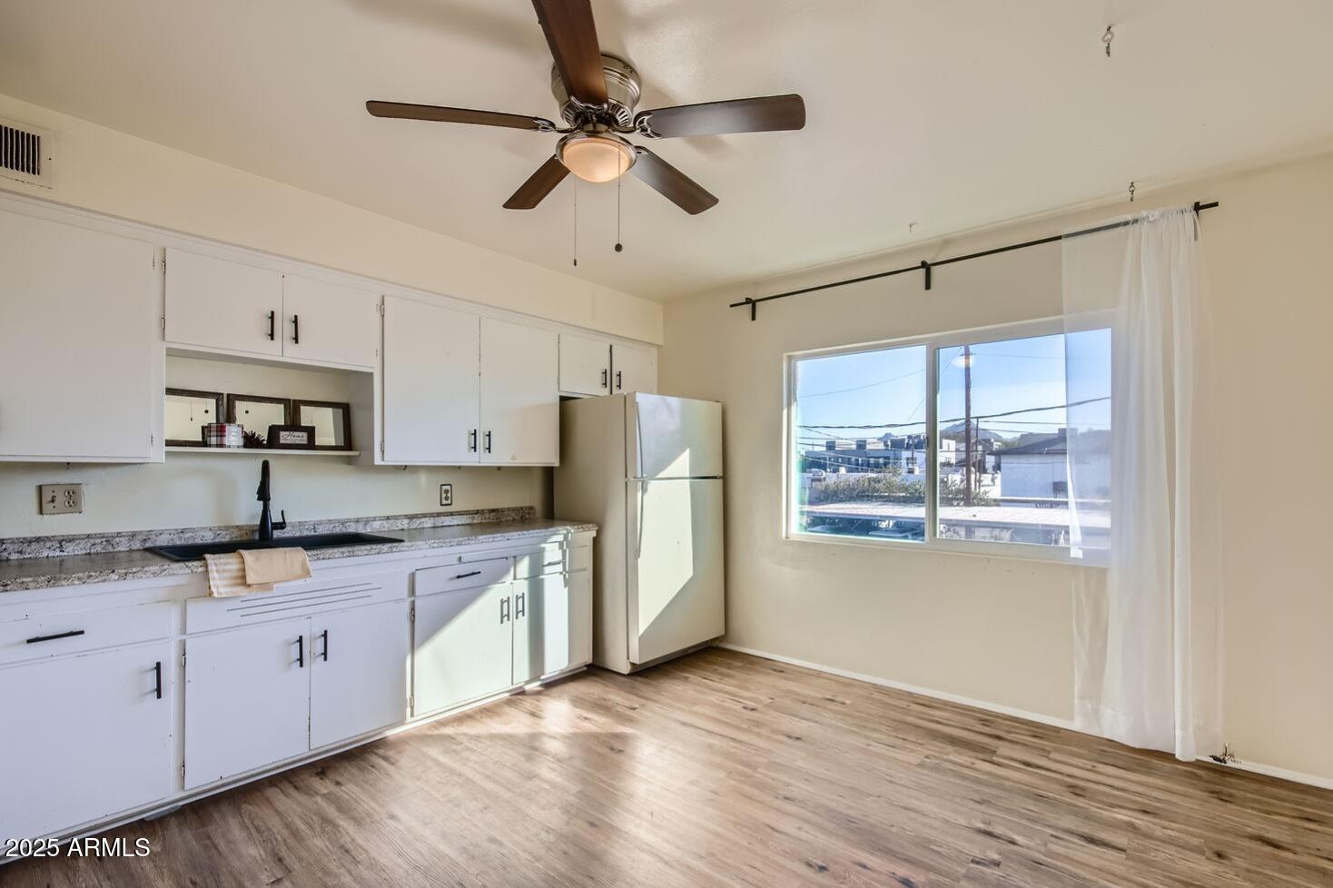 Phoenix, Arizona 85016, United States, 2 Bedrooms Bedrooms, ,1 BathroomBathrooms,Residential,Active,107107