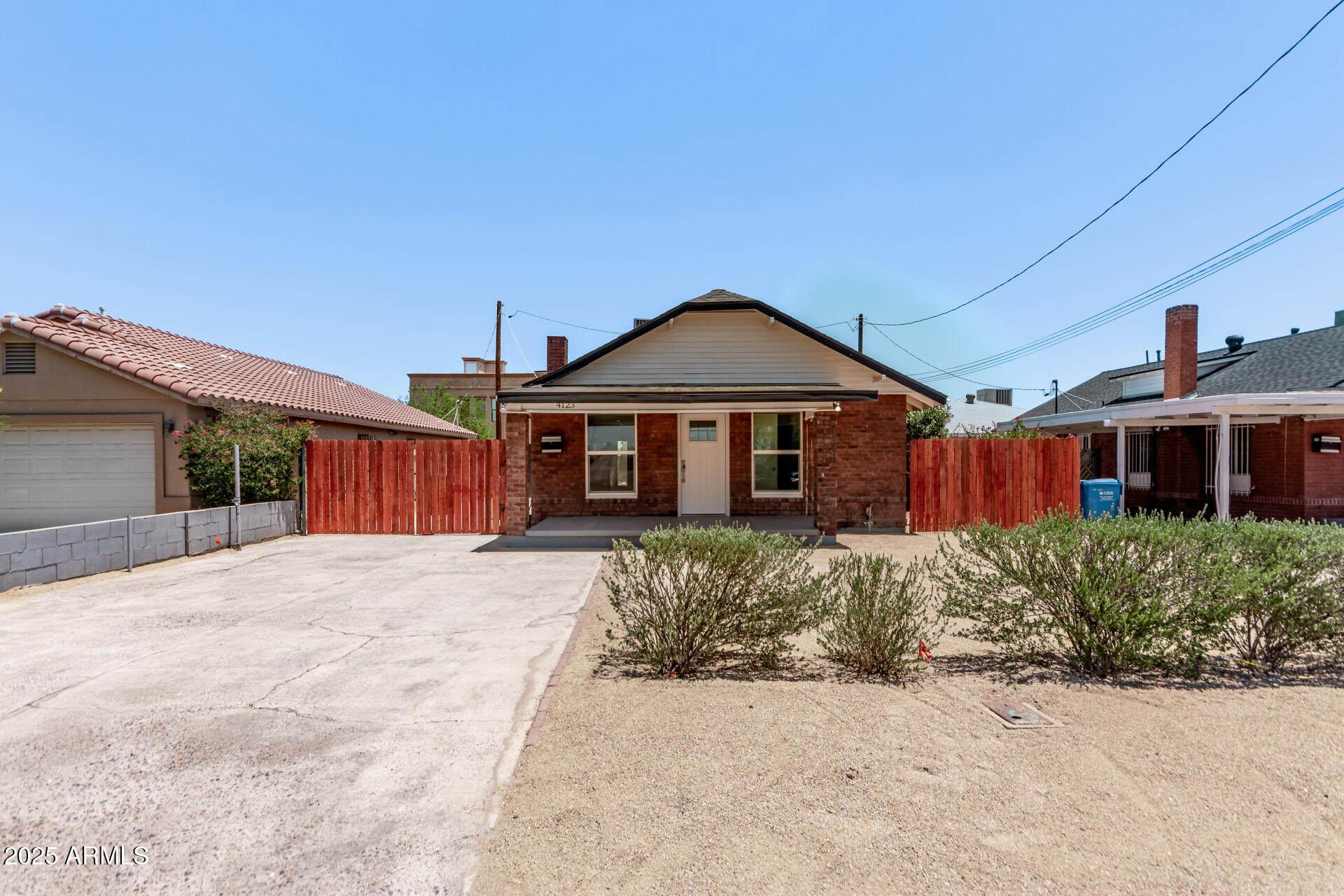 Homes 1 4123 N Longview Avenue