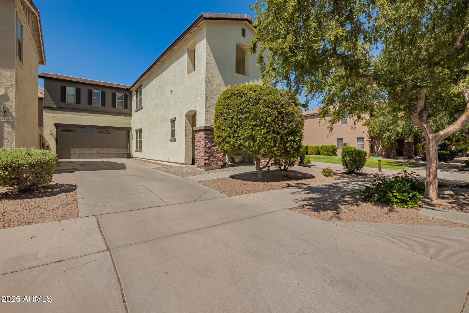 21128 E MUNOZ Drive