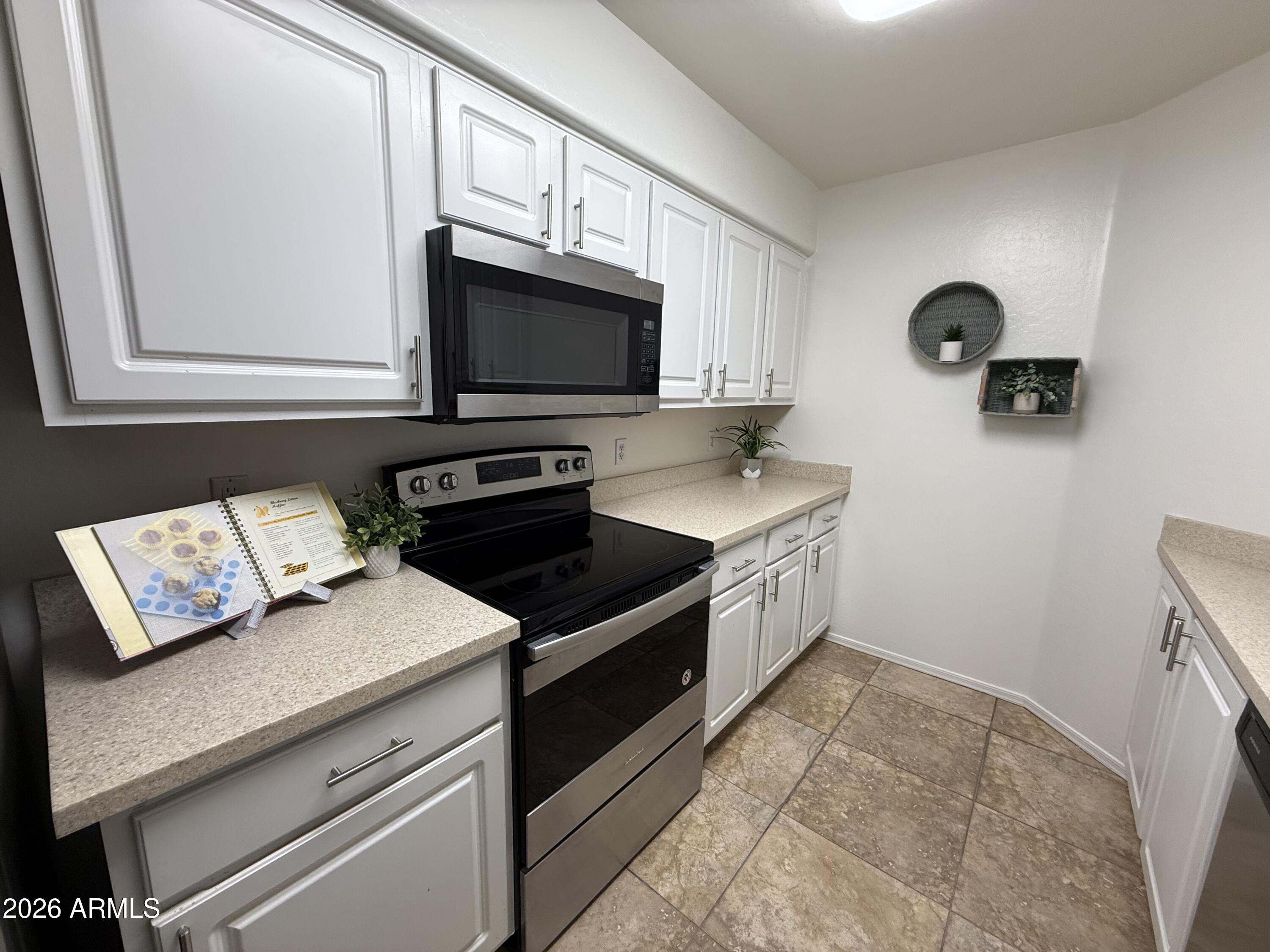 1287 N ALMA SCHOOL Road 123