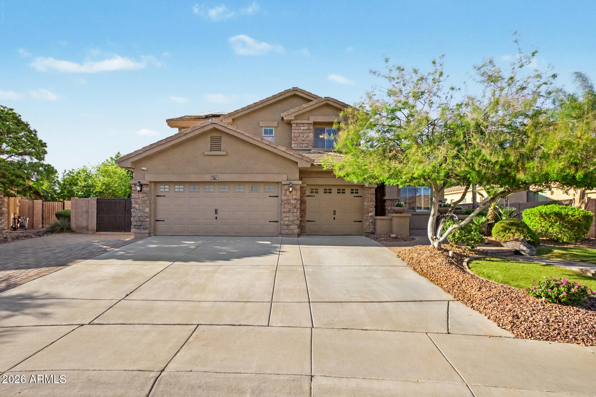 2024 W BONANZA Lane