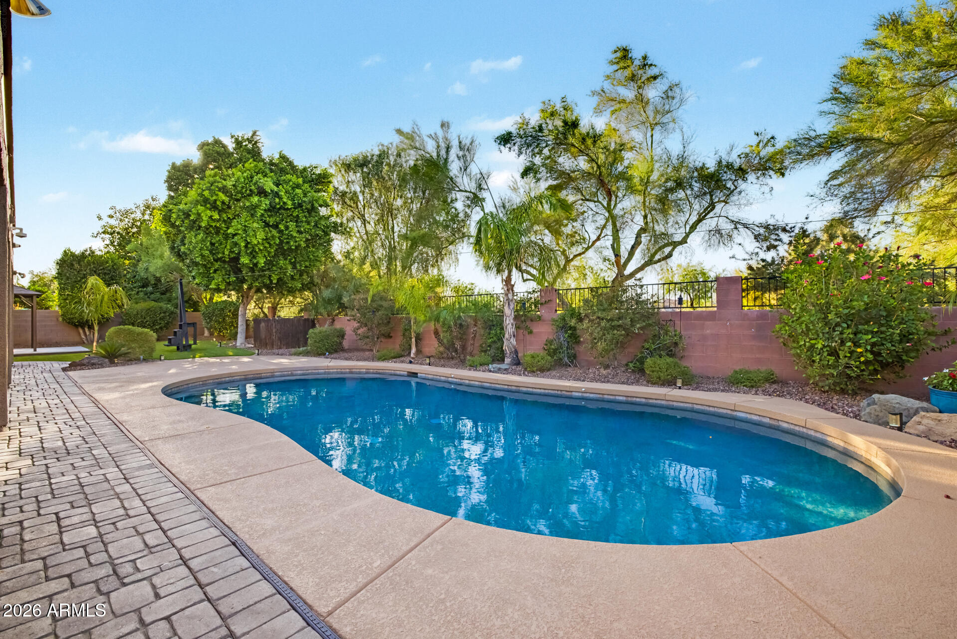 2024 W BONANZA Lane
