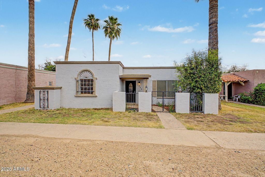Photo of 505 N Hobson Plaza, Mesa, AZ 85203 (MLS # 7025669)