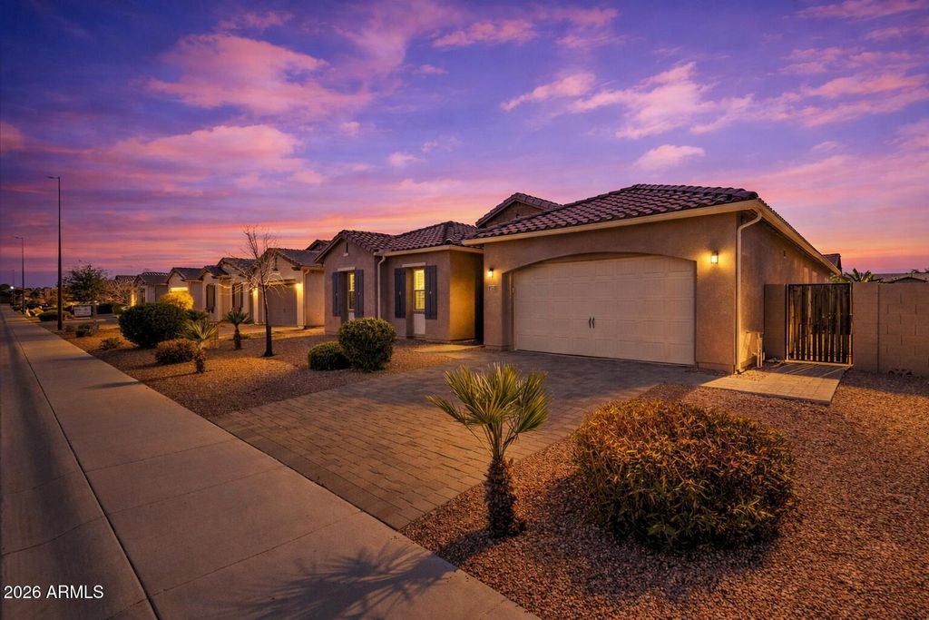 Photo of 1073 E Holland Park Drive, Gilbert, AZ 85297 (MLS # 6974876)