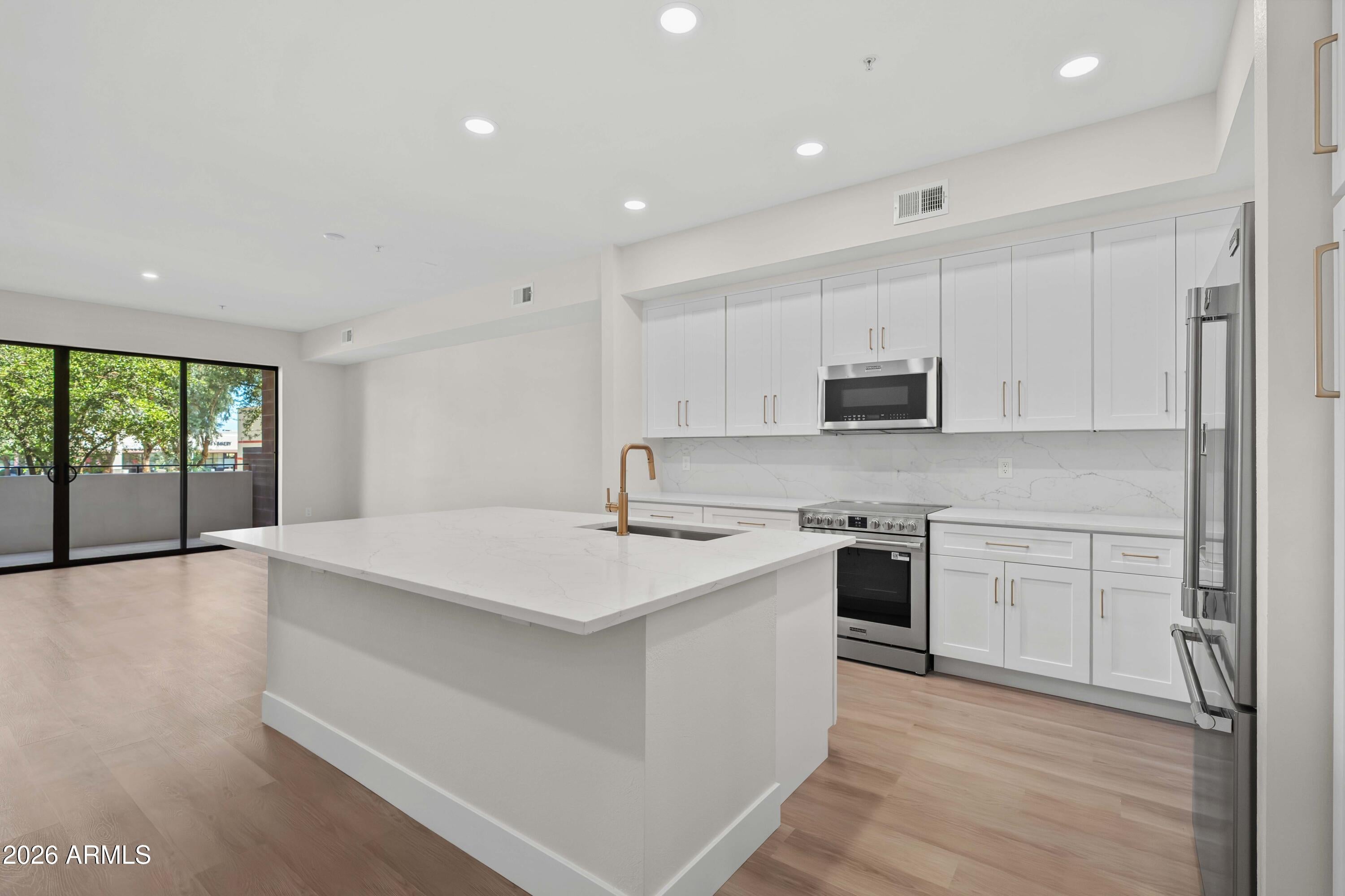 7126 E OSBORN Road 1020