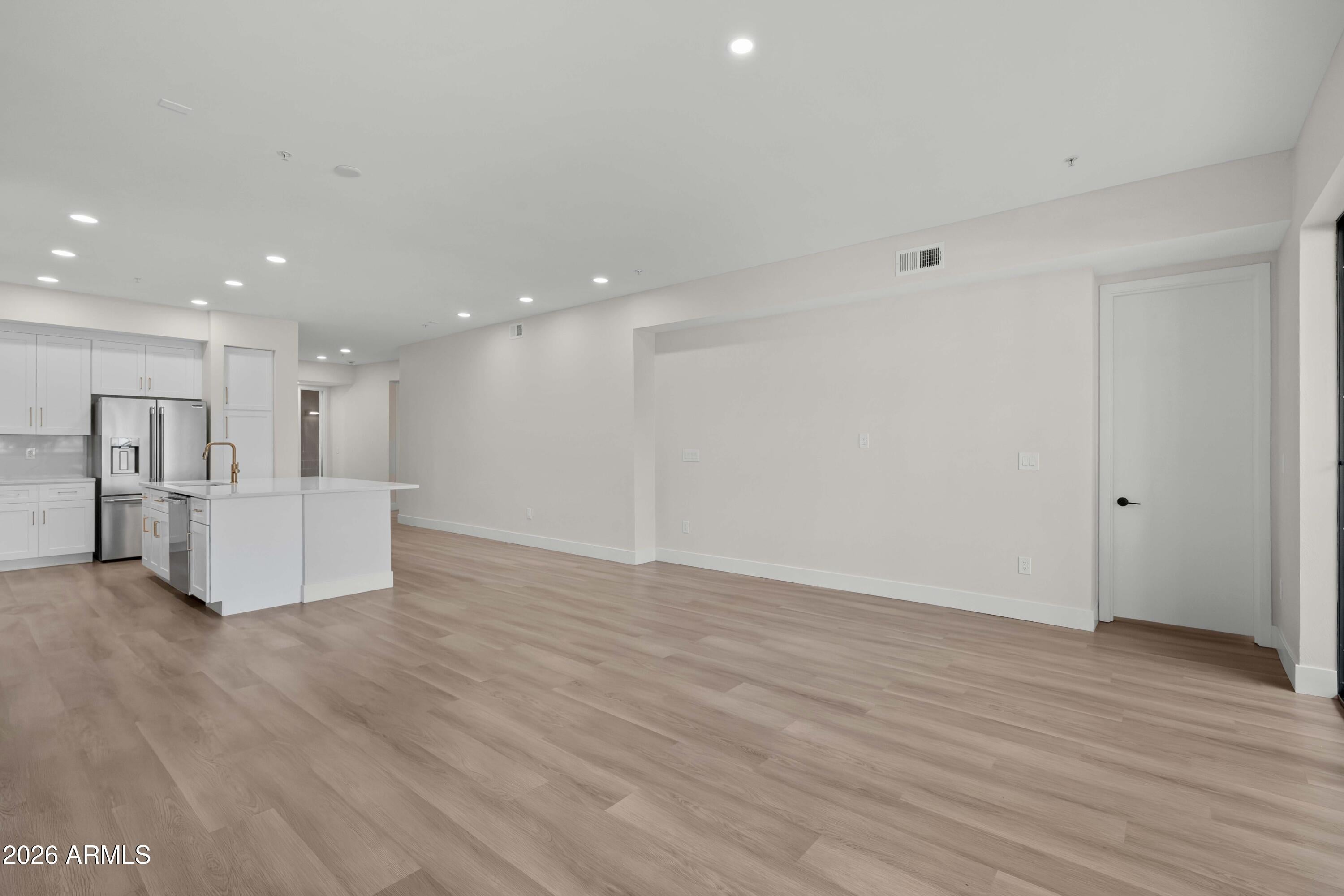 7126 E OSBORN Road 1020