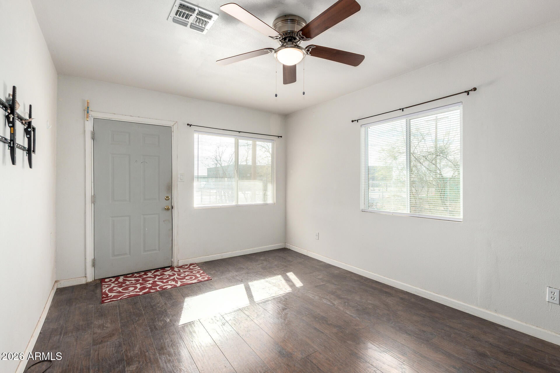 460 W SPRUELL Avenue