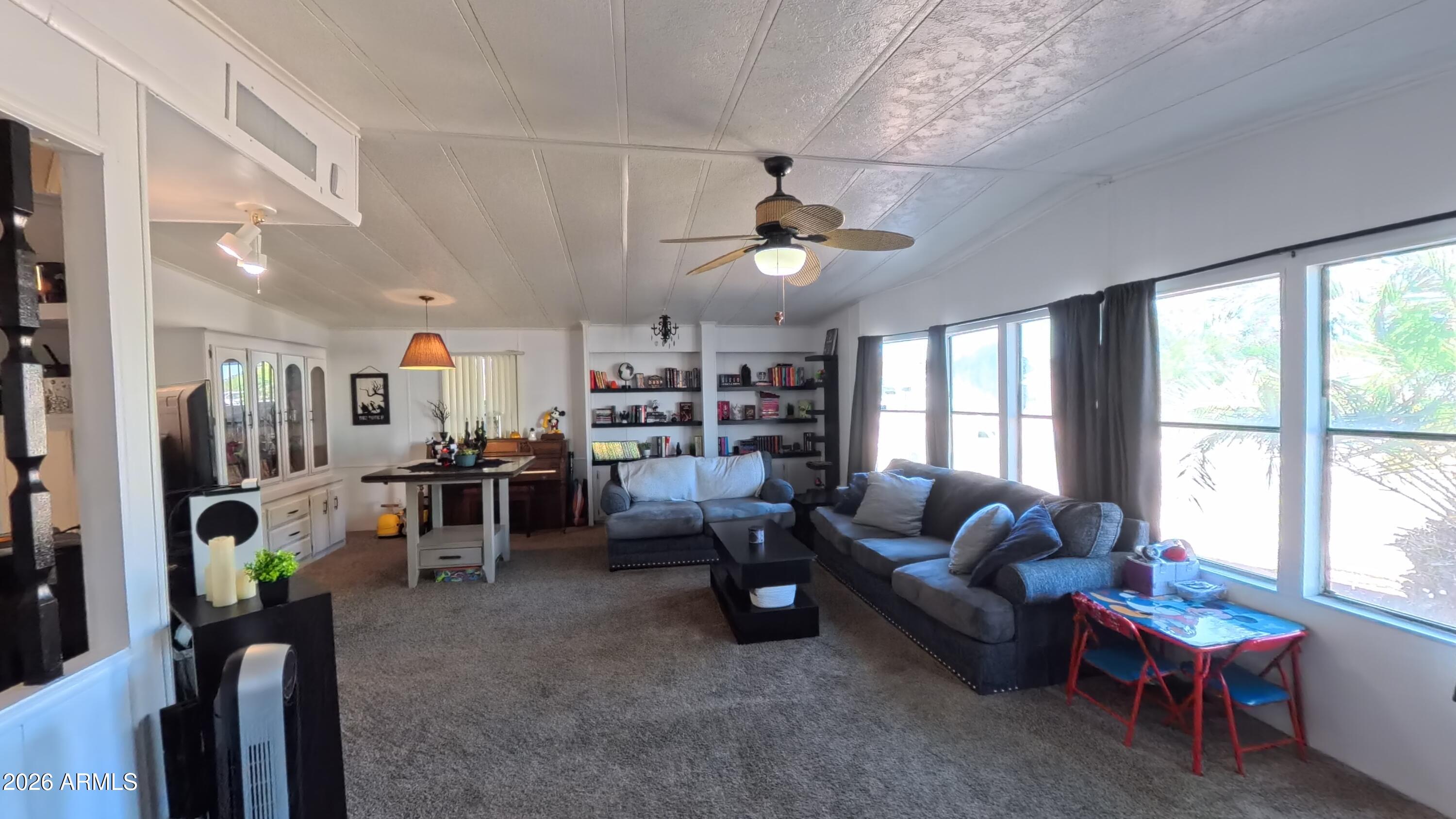2933 E SEQUOIA Drive