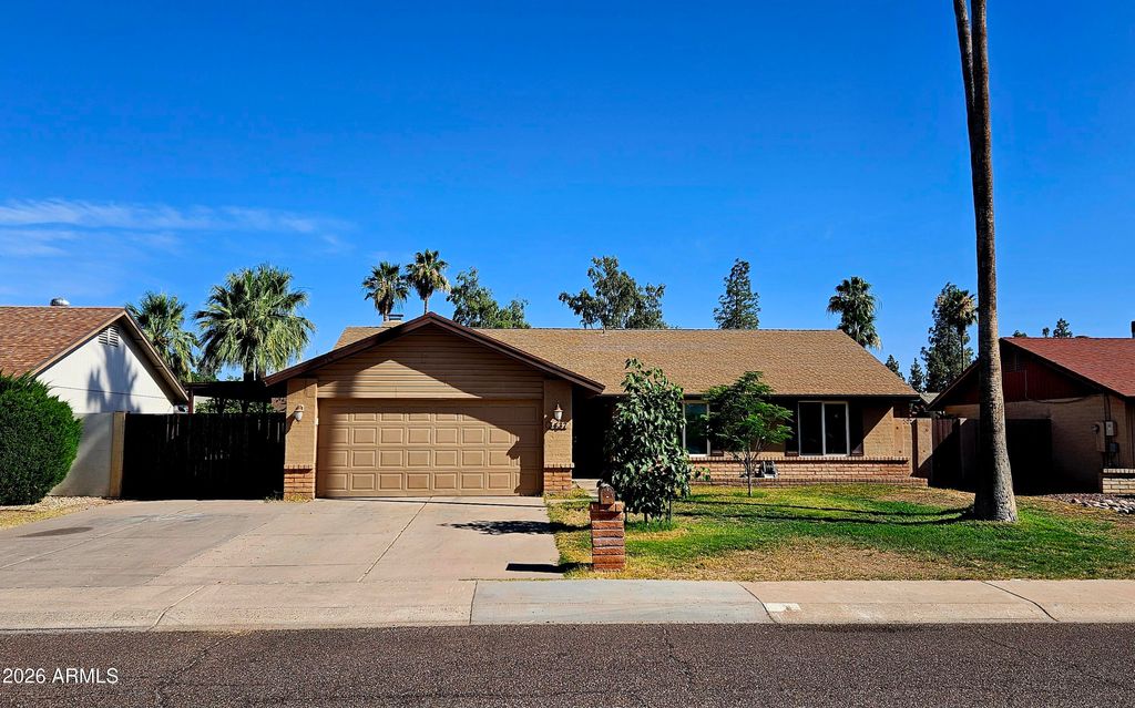 Photo of 3437 W Helena Drive, Phoenix, AZ 85053 (MLS # 7032473)