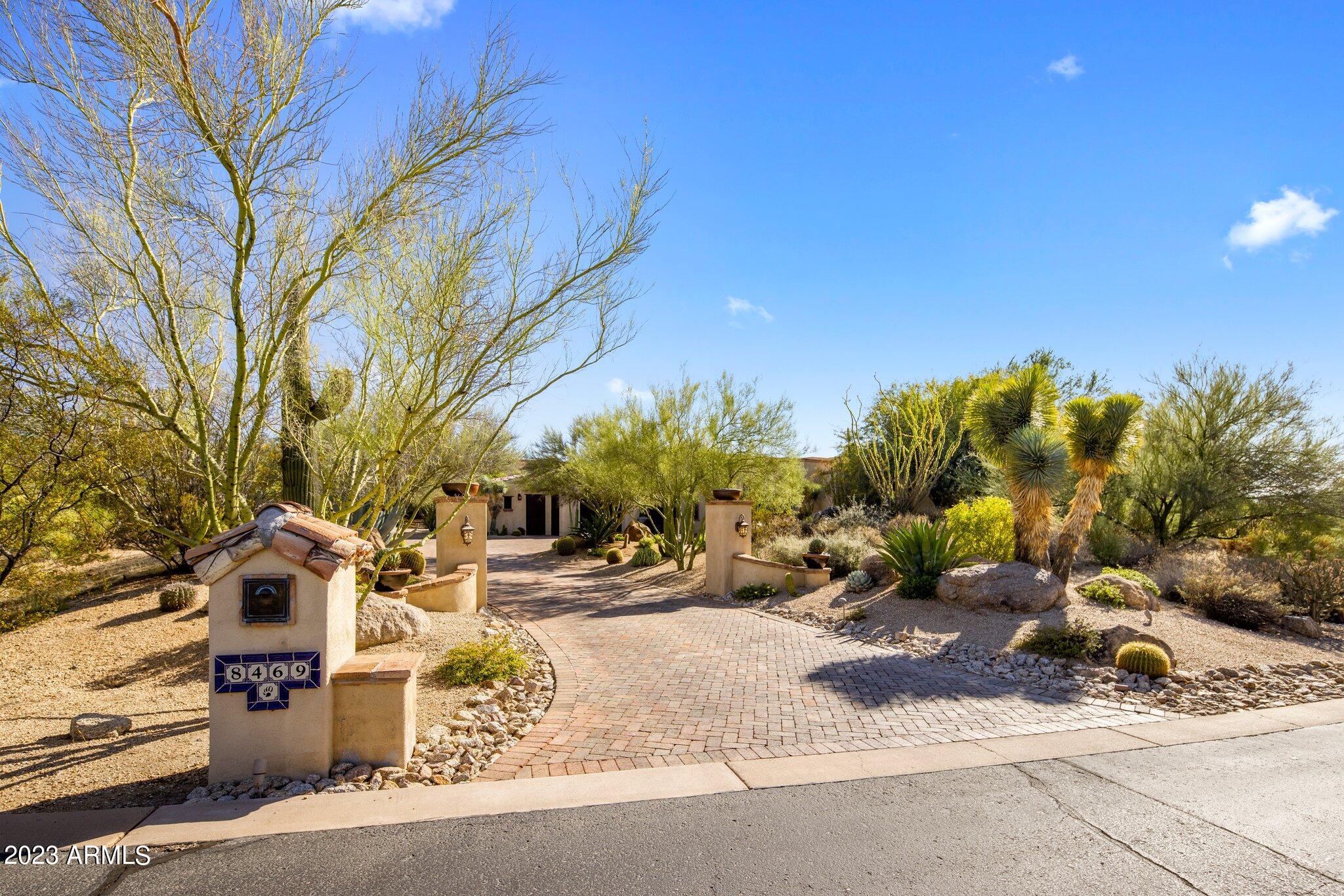 WHISPER ROCK UNIT 2 - Residential