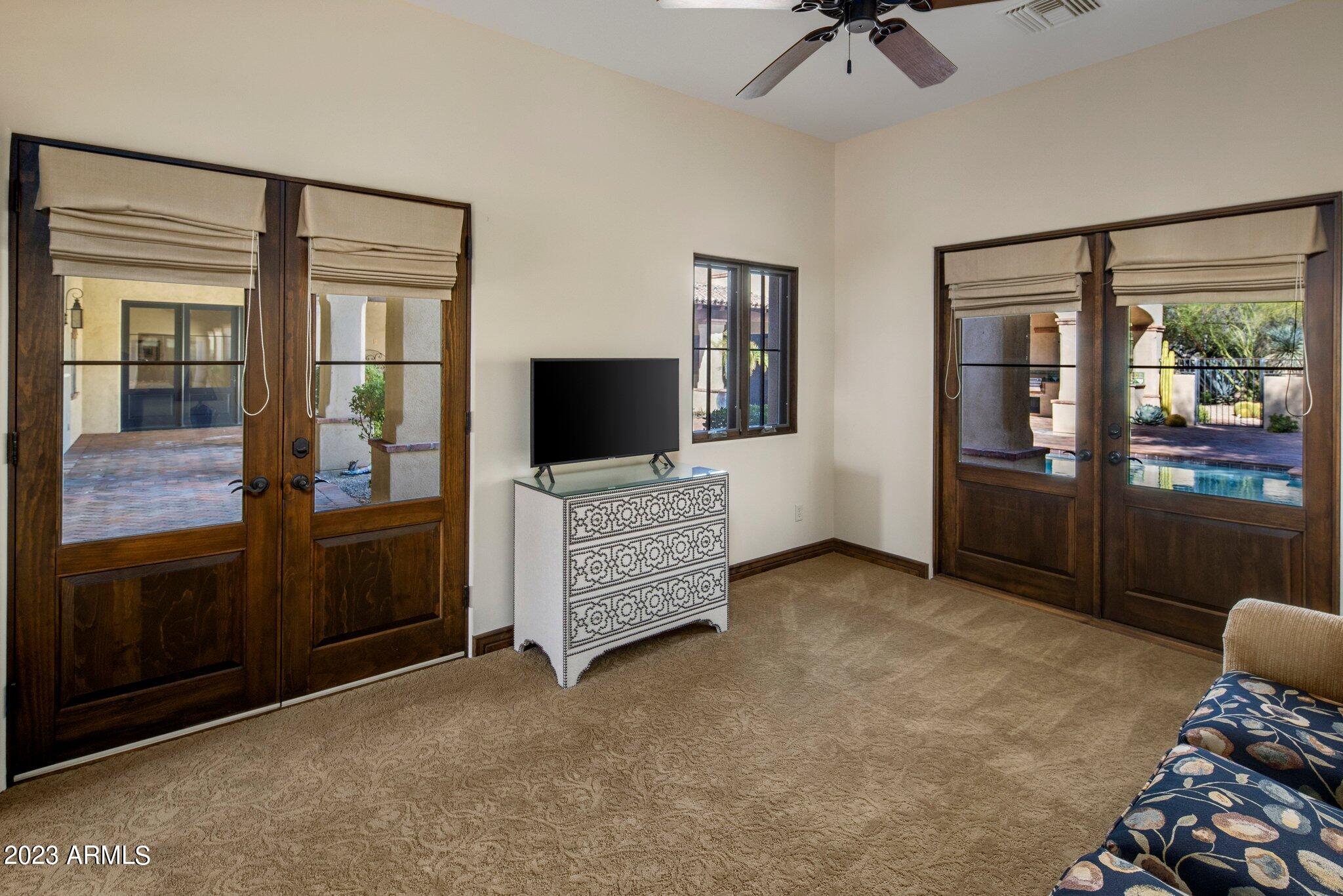 WHISPER ROCK UNIT 2 - Residential