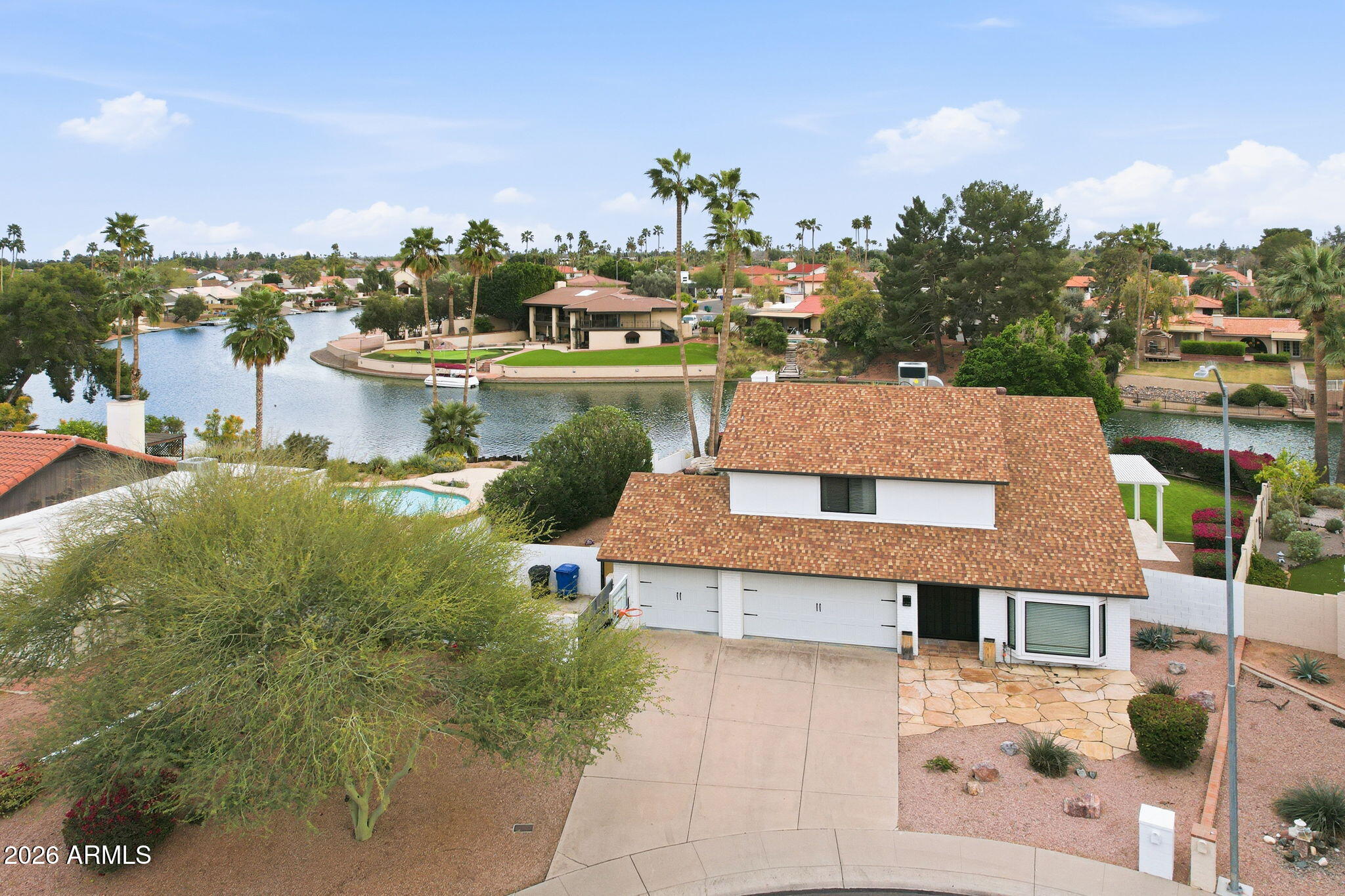 2543 W MADERO Avenue