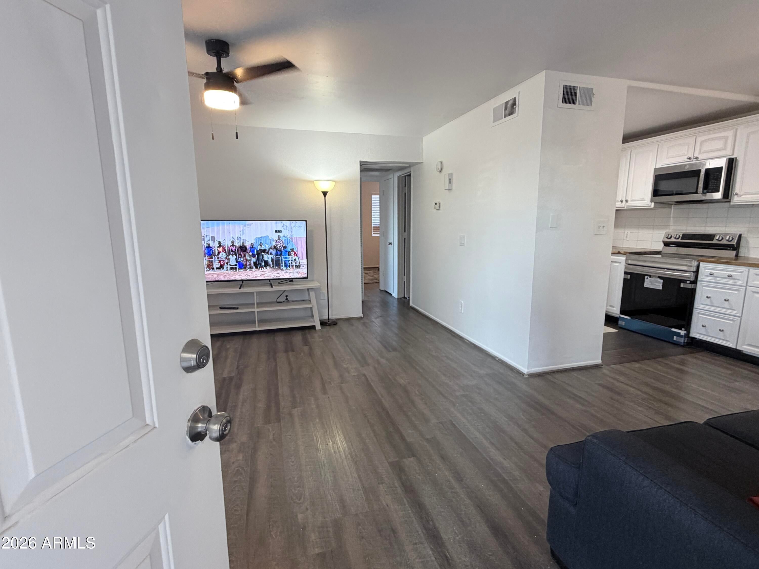 700 W UNIVERSITY Drive 122
