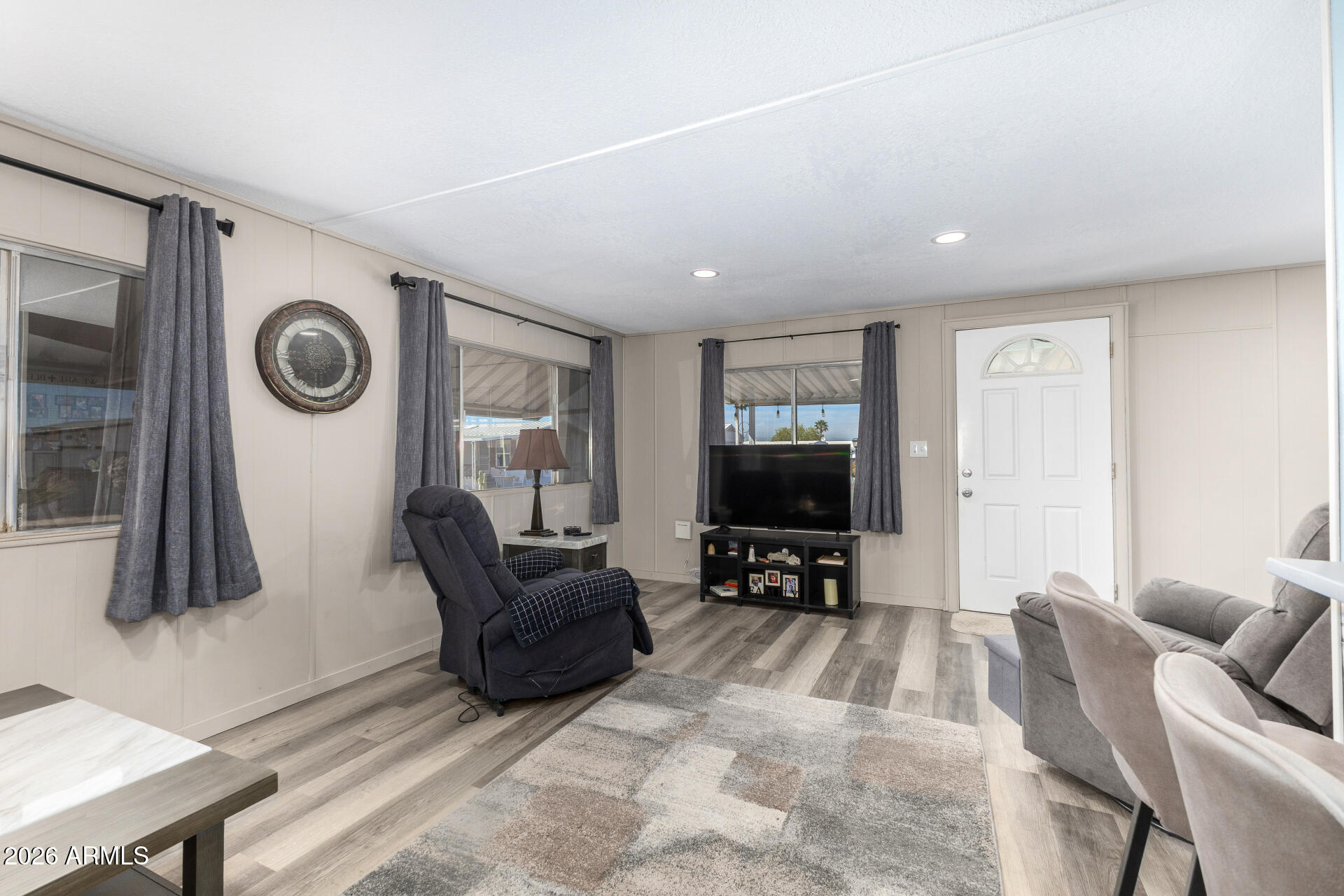 747 E GERMANN Road 18