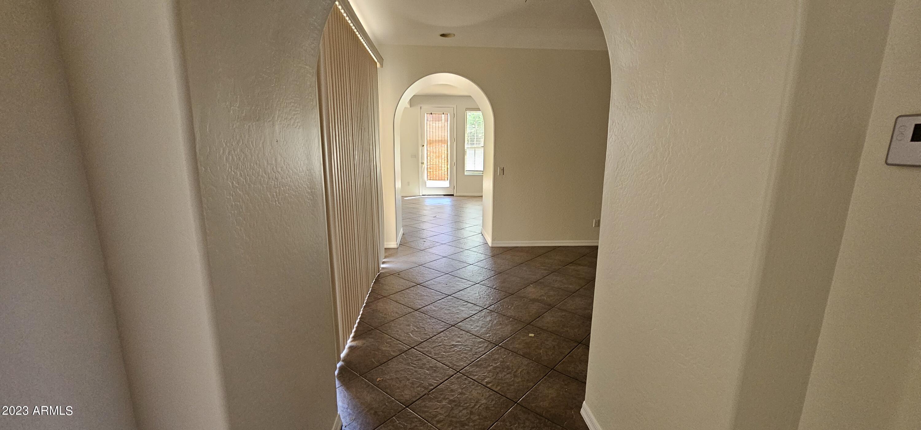 3989 E HUMMINGBIRD Lane