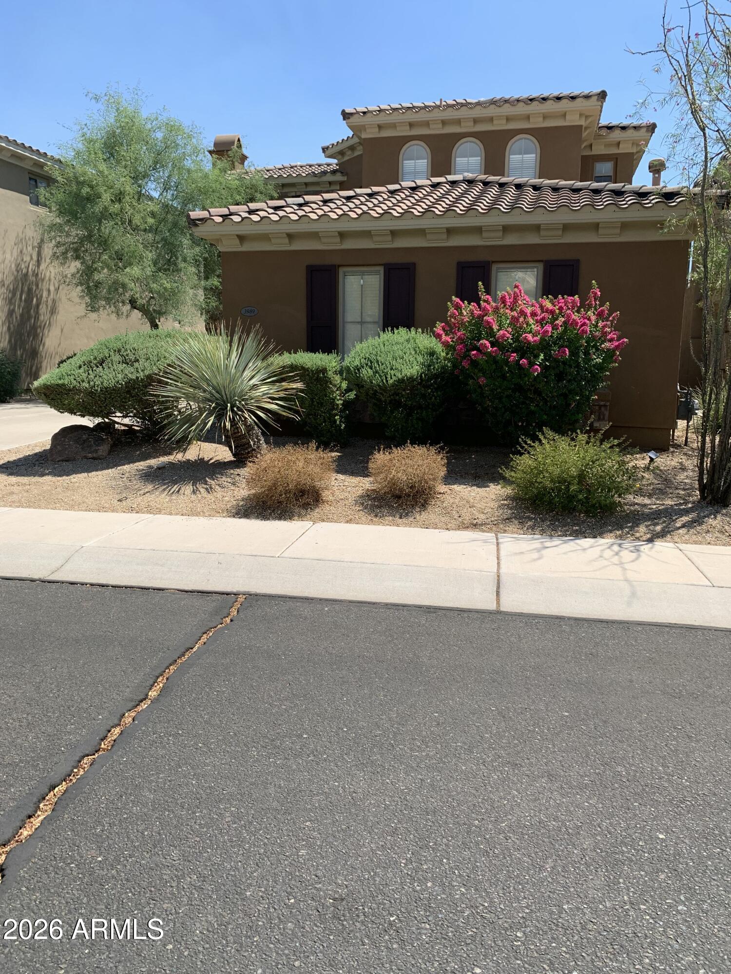 3989 E HUMMINGBIRD Lane