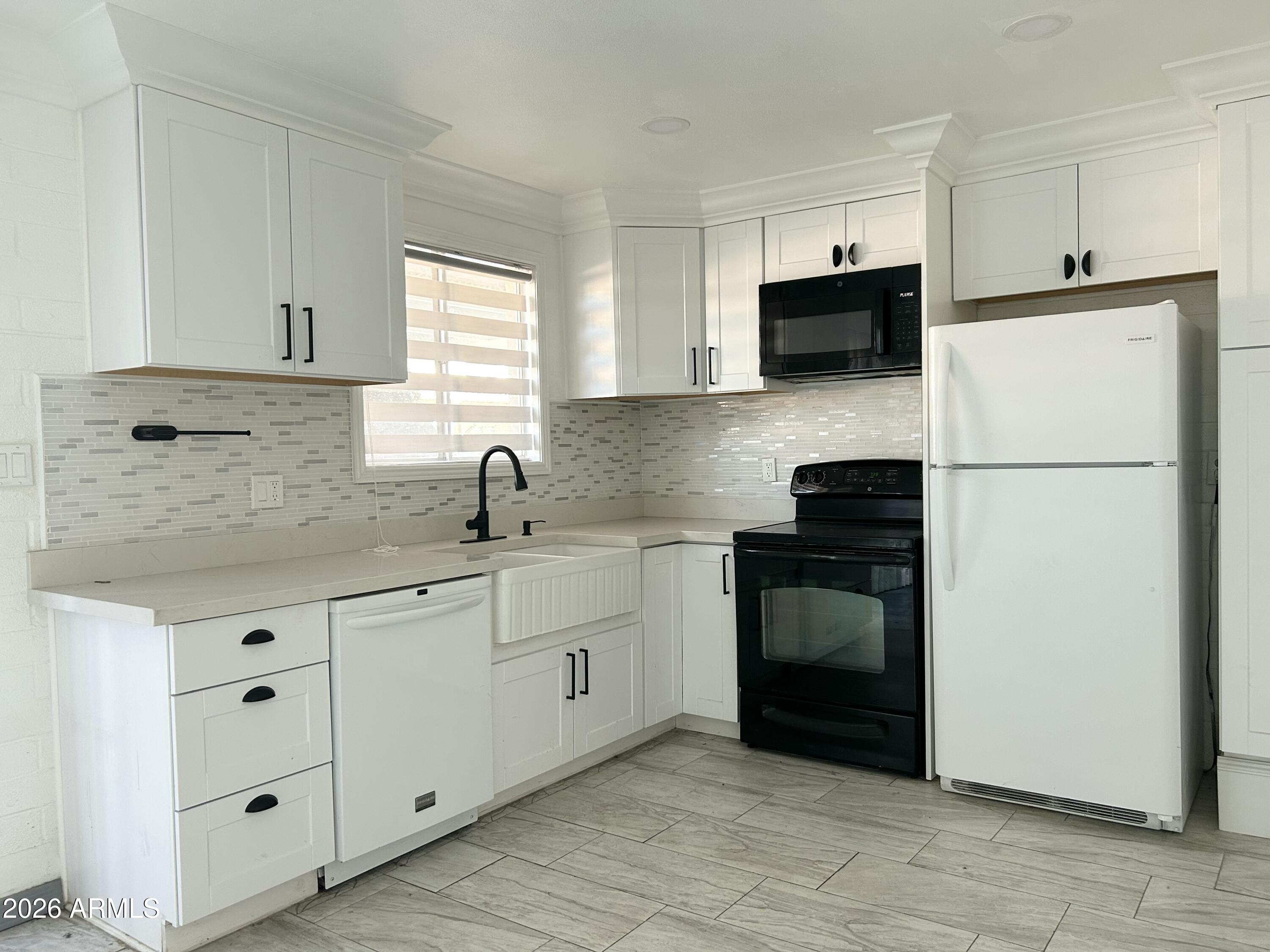 6565 N 19TH Avenue 27