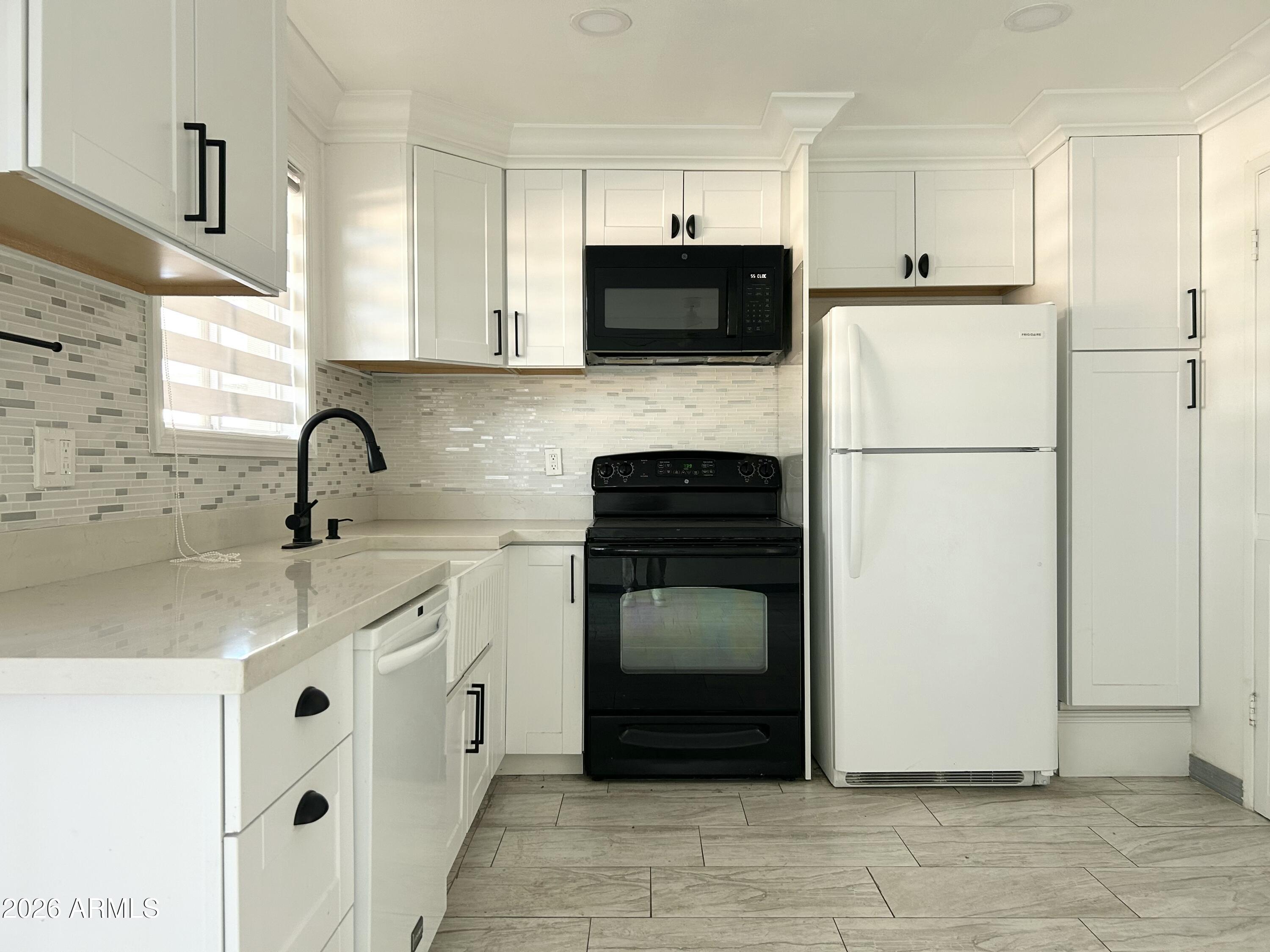 6565 N 19TH Avenue 27